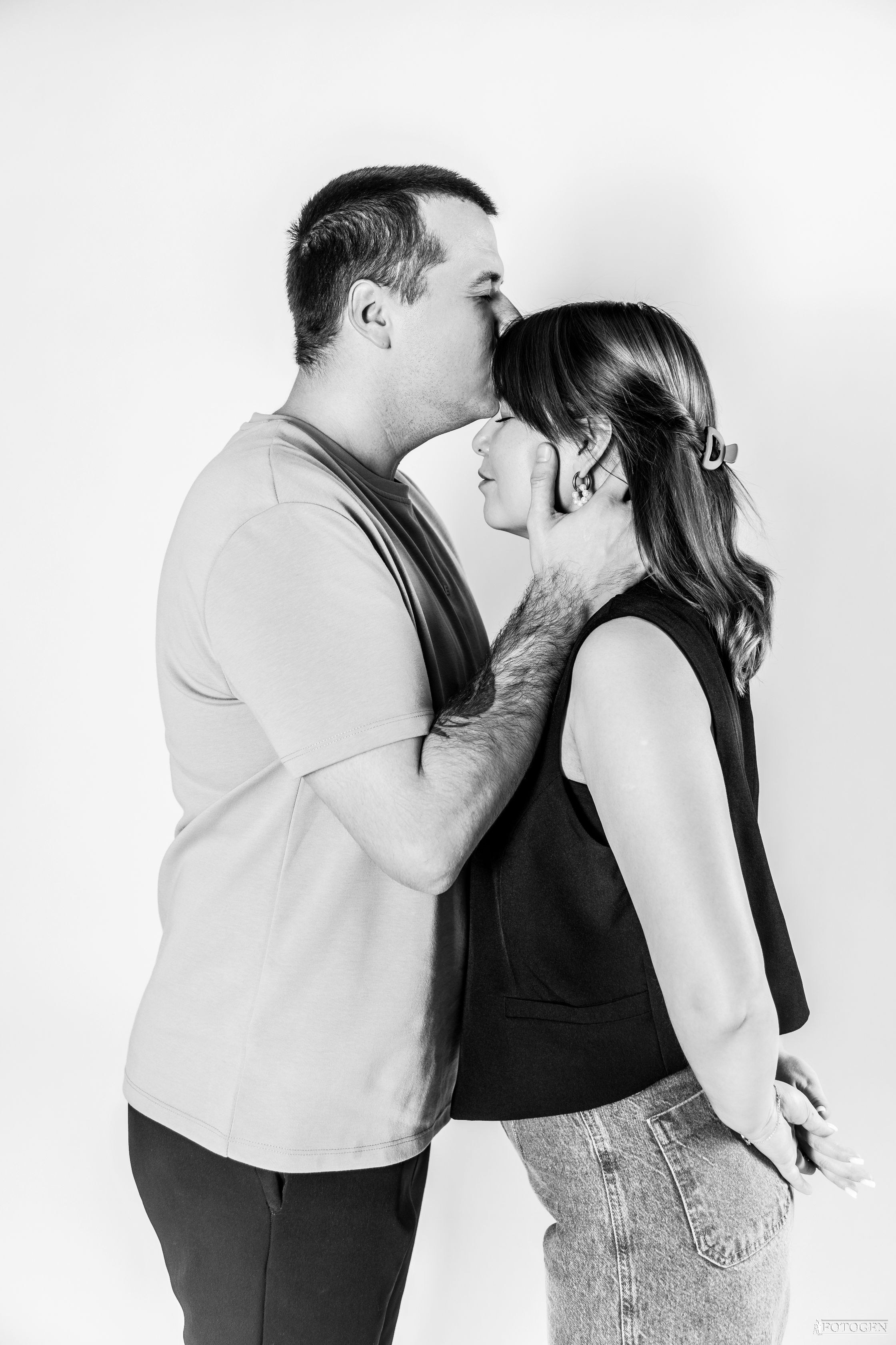 Годовщина в кадре: Сохраните воспоминания о вашей любви. Интерьерная фотостудия FOTOGEN г. Краснодар