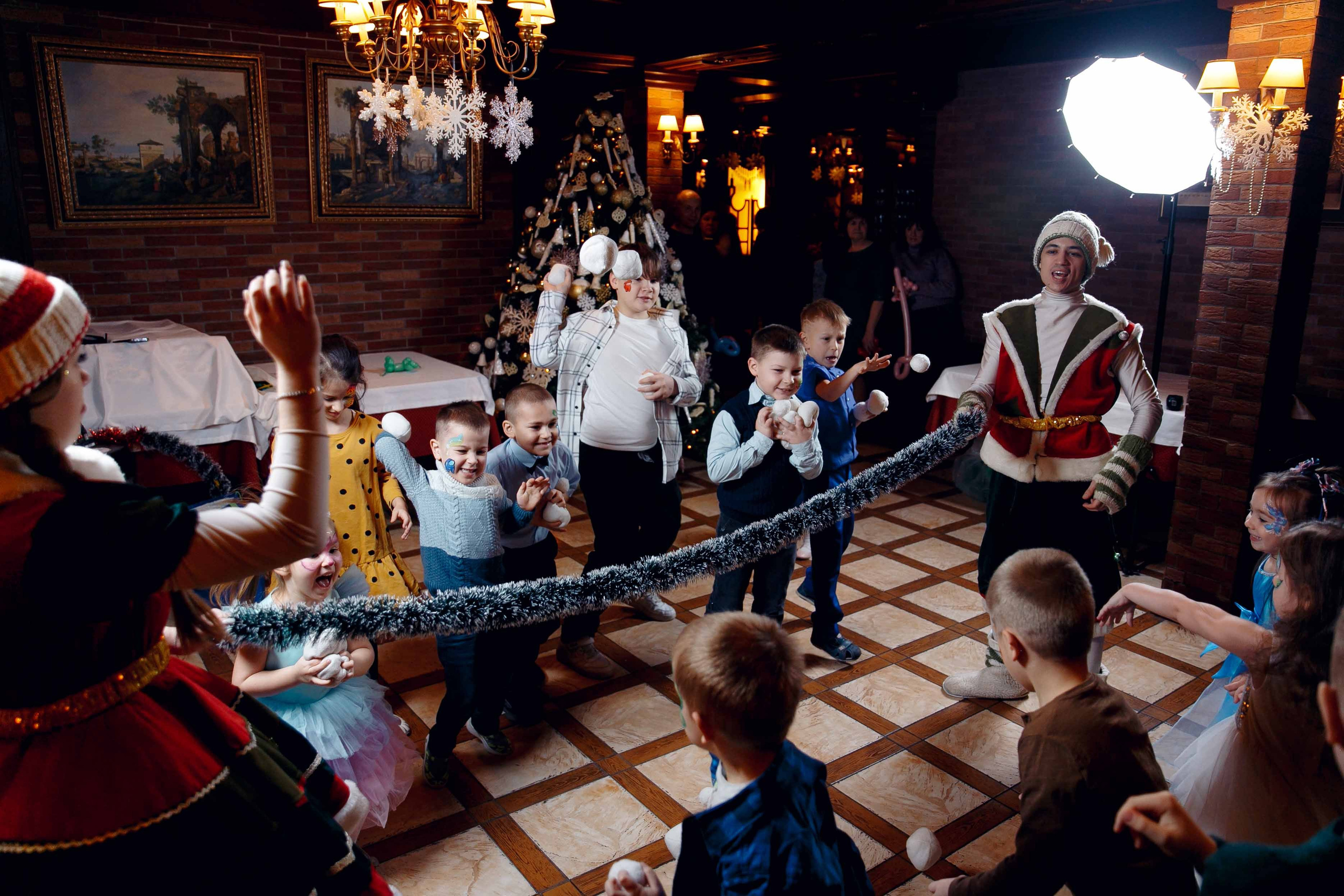 Елка в «Пенатах». Ваш репортажный фотограф Артемий Антонов