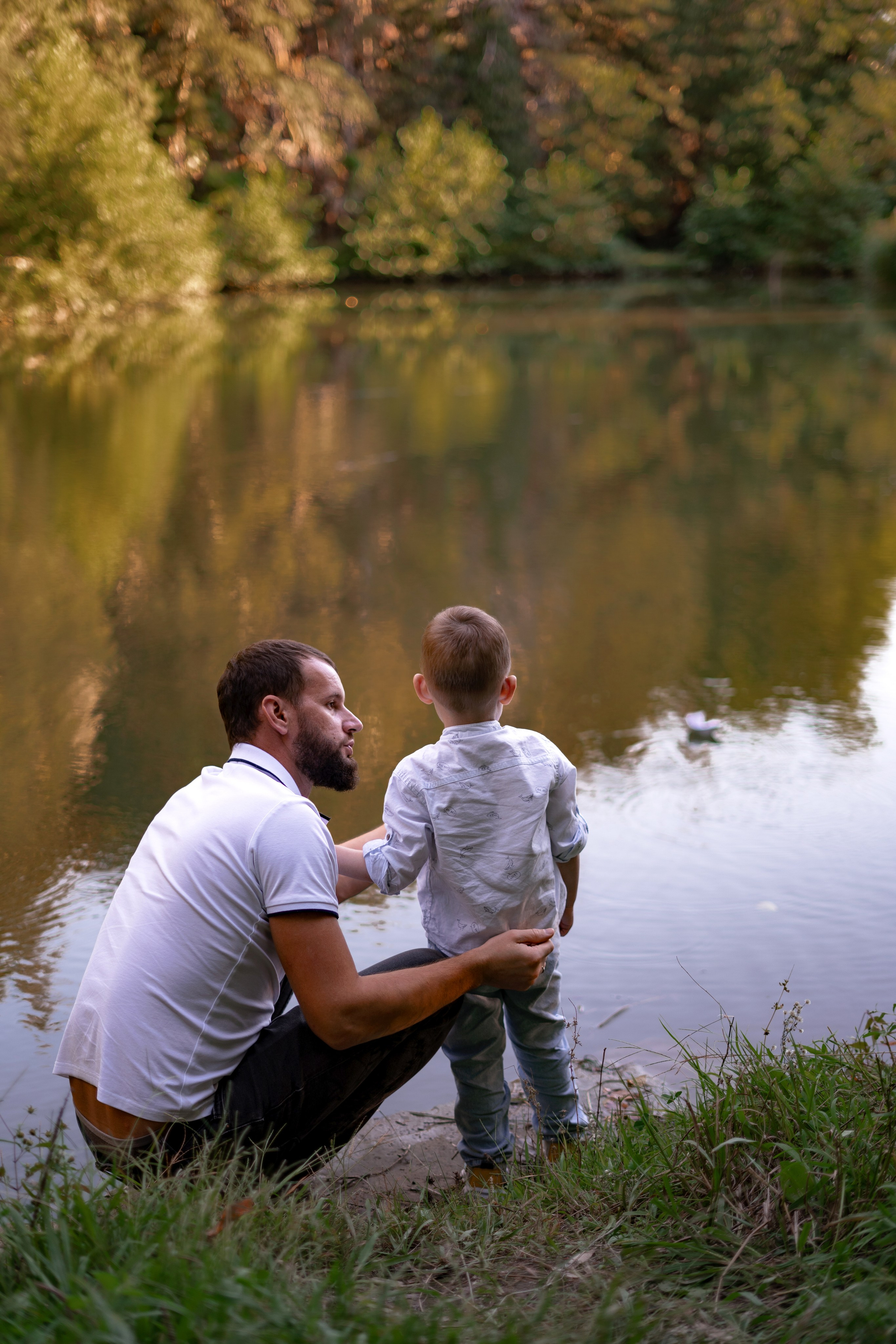 Семейная фотосессия в лесу у озера. Профессиональный Фотограф в Сочи Марина Ситкина