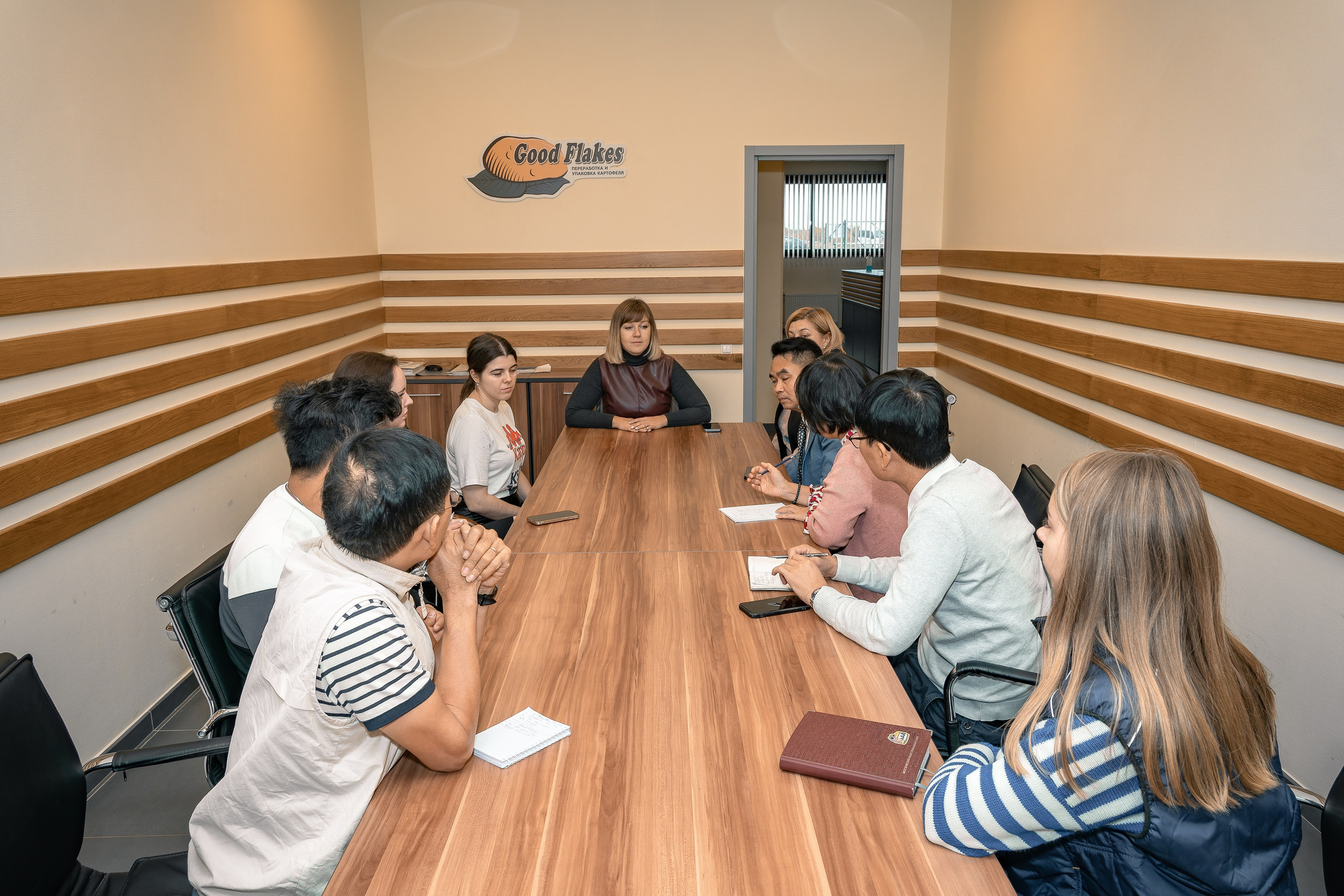 Реверсная конференция из Вьетнама в Брянскую область 2023. ФОТОГРАФ ЧИКАЧЕВ КИРИЛЛ