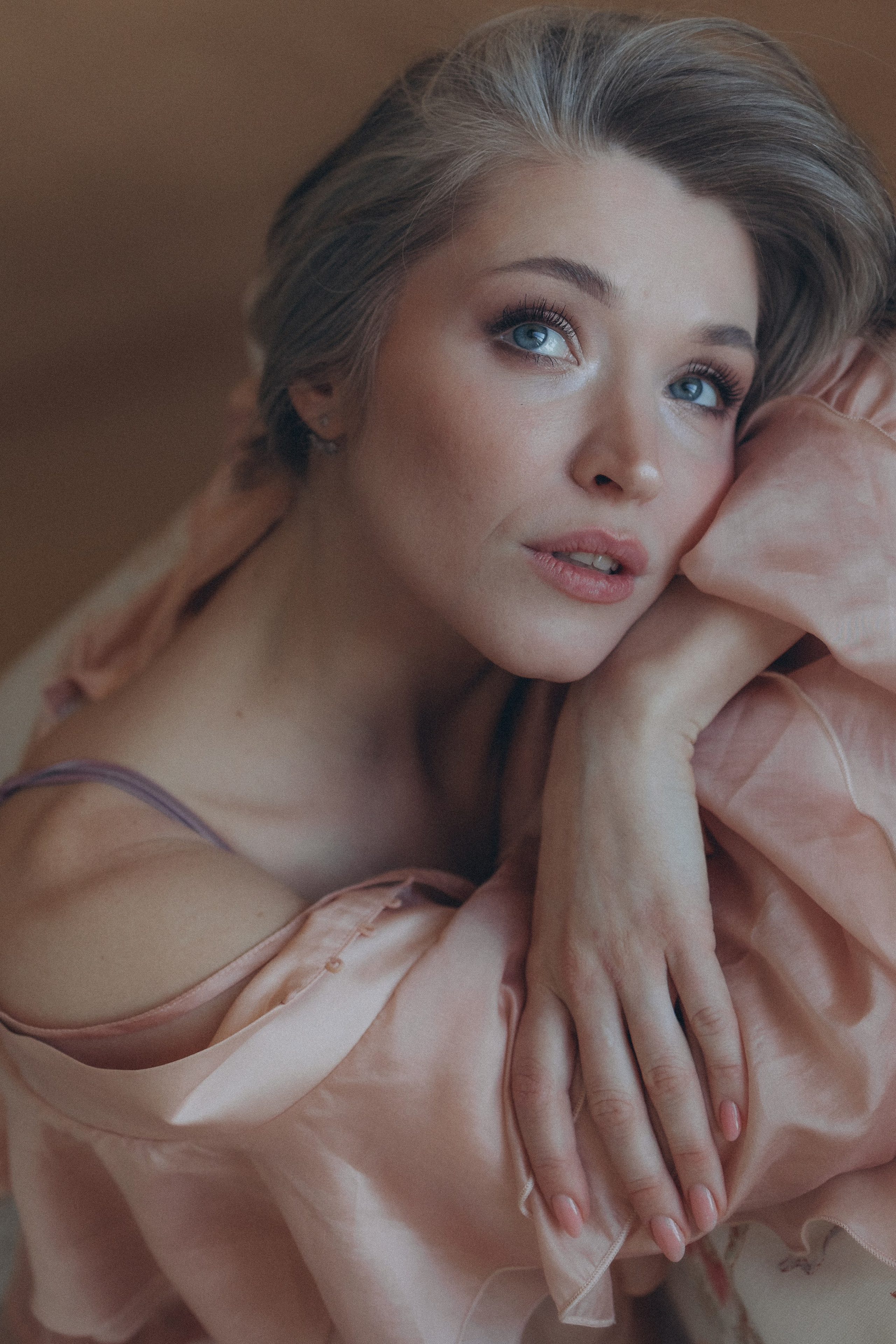 Девушка весна. Главная