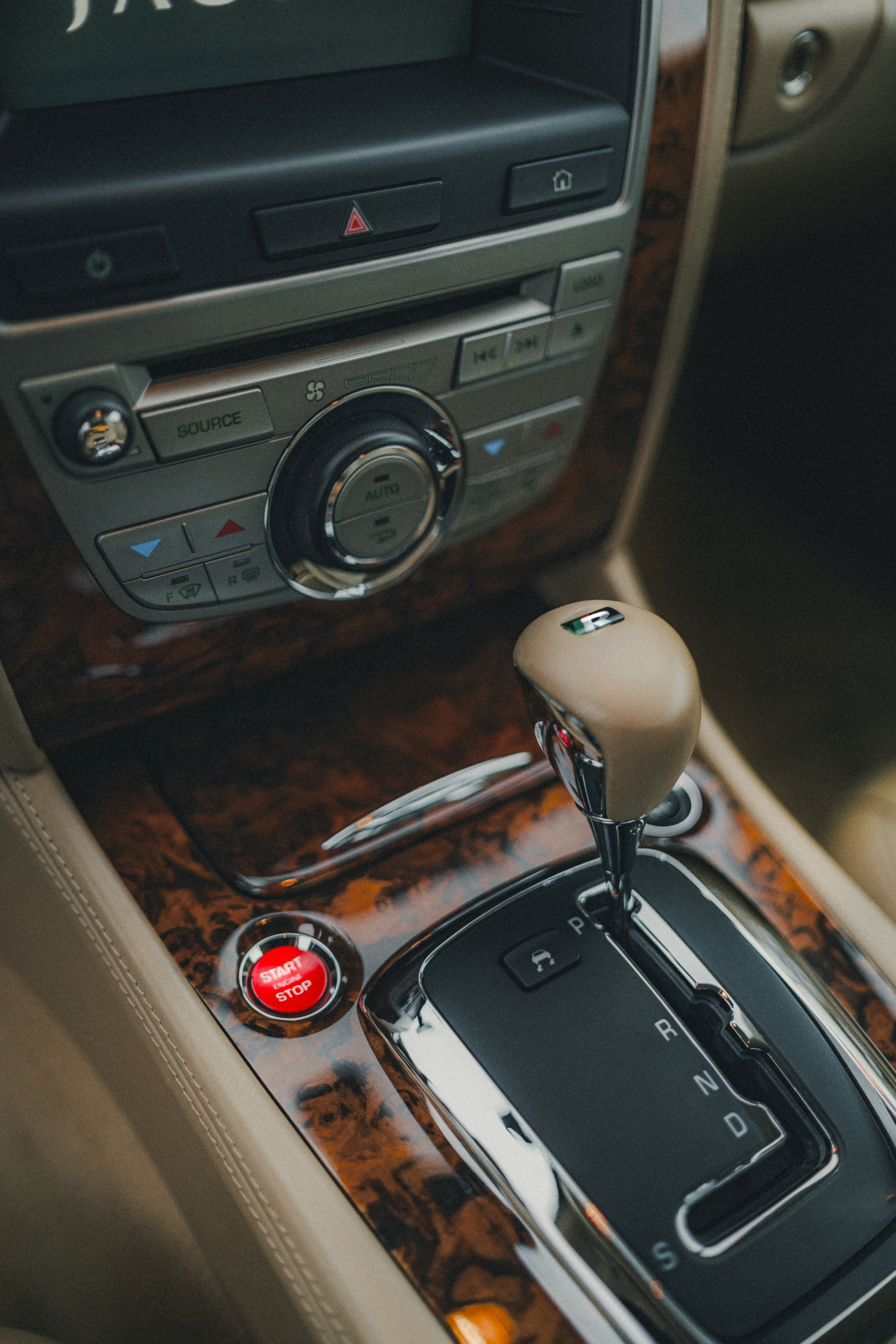 Jaguar XKR. Фотограф Илья К. в Москве