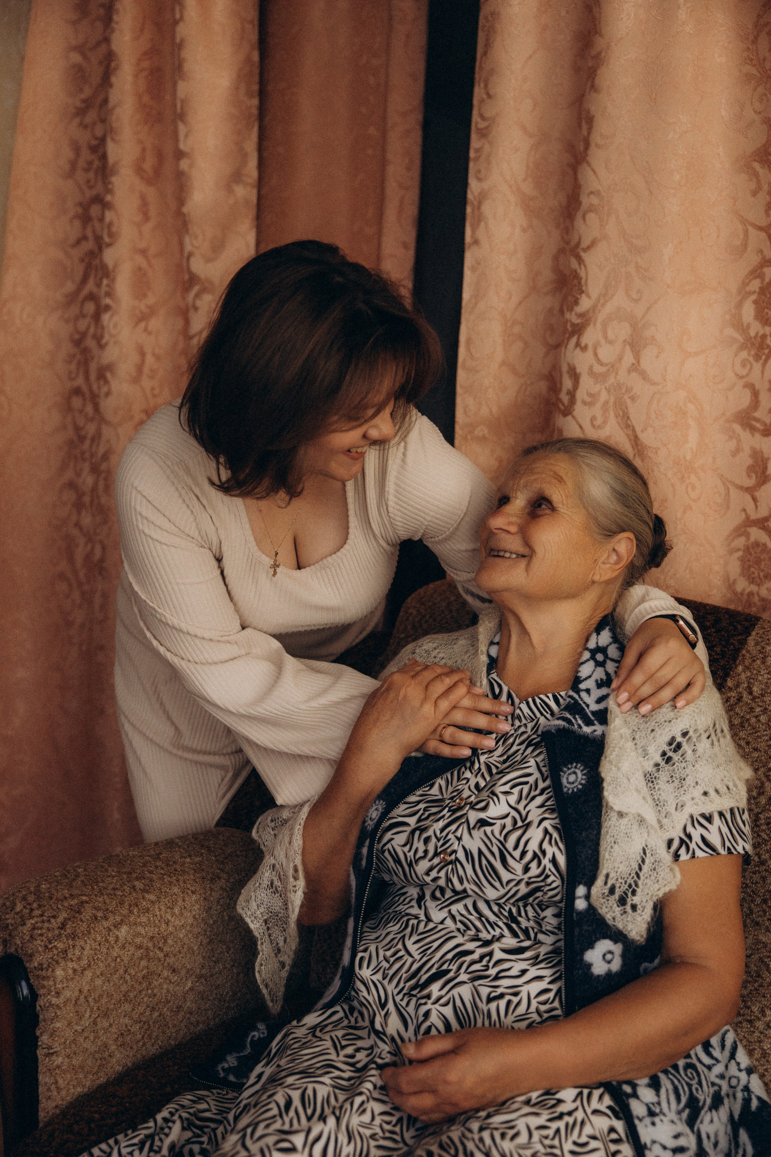 Аня и бабушка. Семейный фотограф Губкин/Старый Оскол