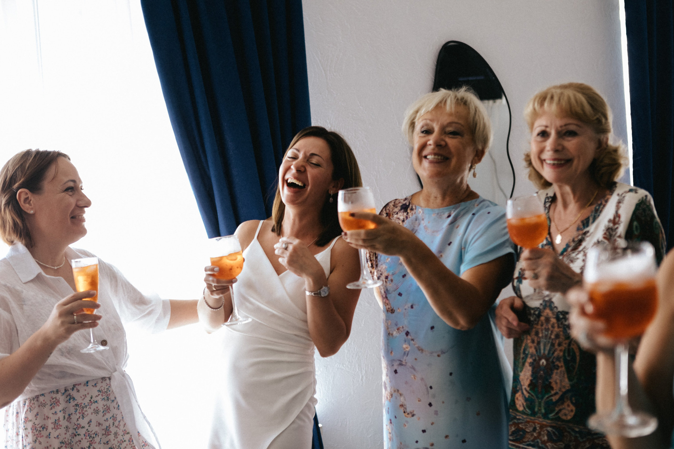 Лиза и Сережа. Роспись и тусовка в коттедже. Свадебный и портретный фотограф в Москве Анастасия Масюк