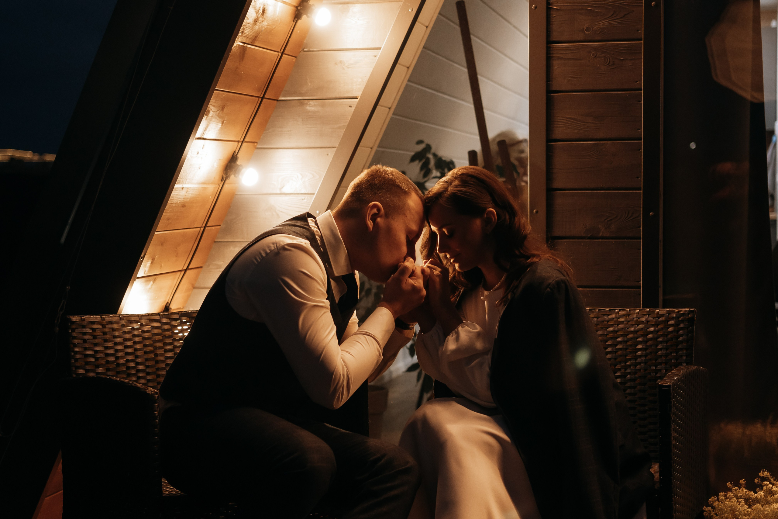 Выездная свадебная фотосессия в коттедже в Архангельске. Портретный и свадебный фотограф в Архангельске Елизавета Стрекаловская