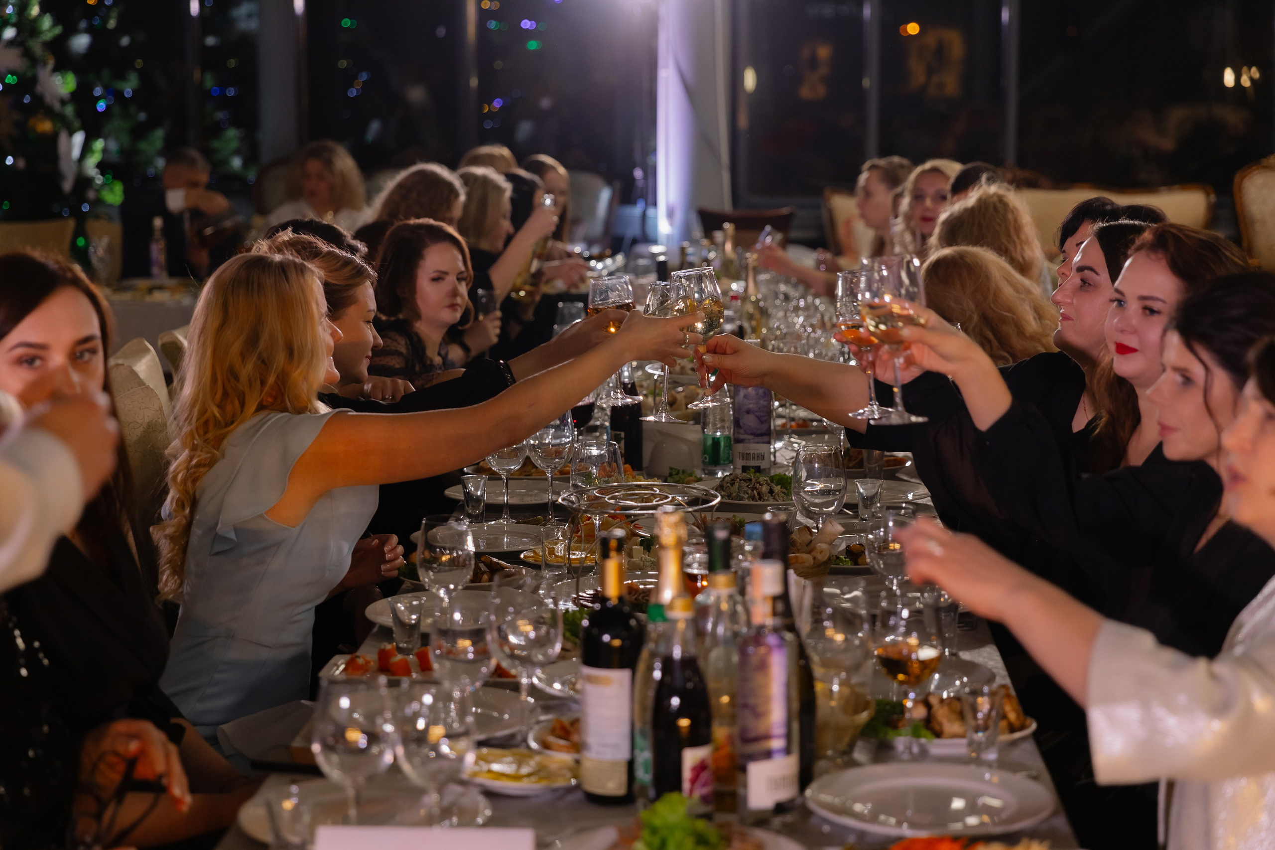 Корпоративная новогодняя фотосъемка для BELARUSBANK в Ресторане «Урарту». Свадебный фотограф в Минске/Беларуси Сергей Спиридонов