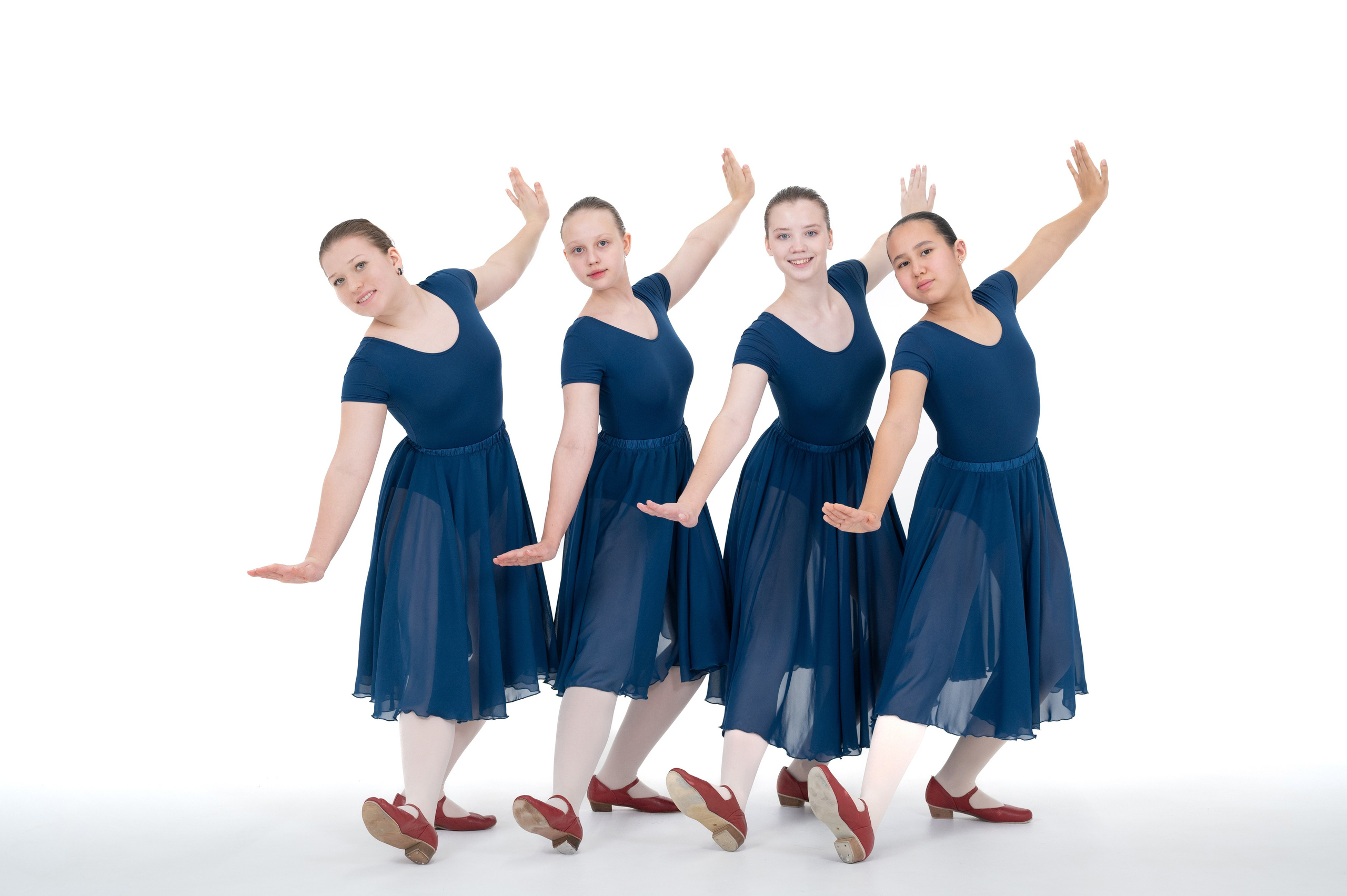 Выпускной альбом хореографичесского коллектива «Пилигрим». Фотограф новорожденных, семейный детский в Тюмени Татьяна Морозова