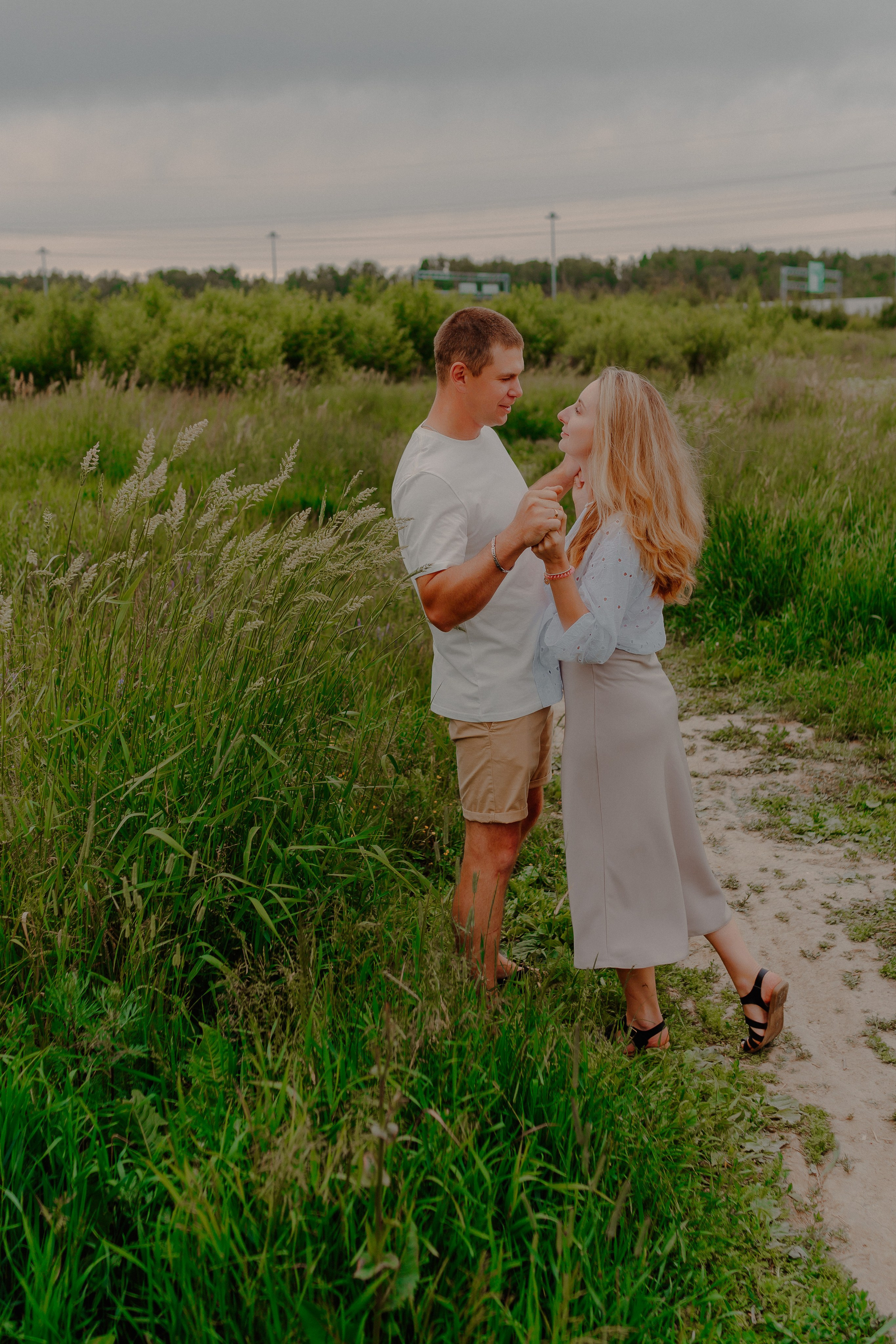 Семейная прогулка в родном Новоселье. Семейный и индивидуальный фотограф в Санкт-Петербурге Маргарита Щипкова