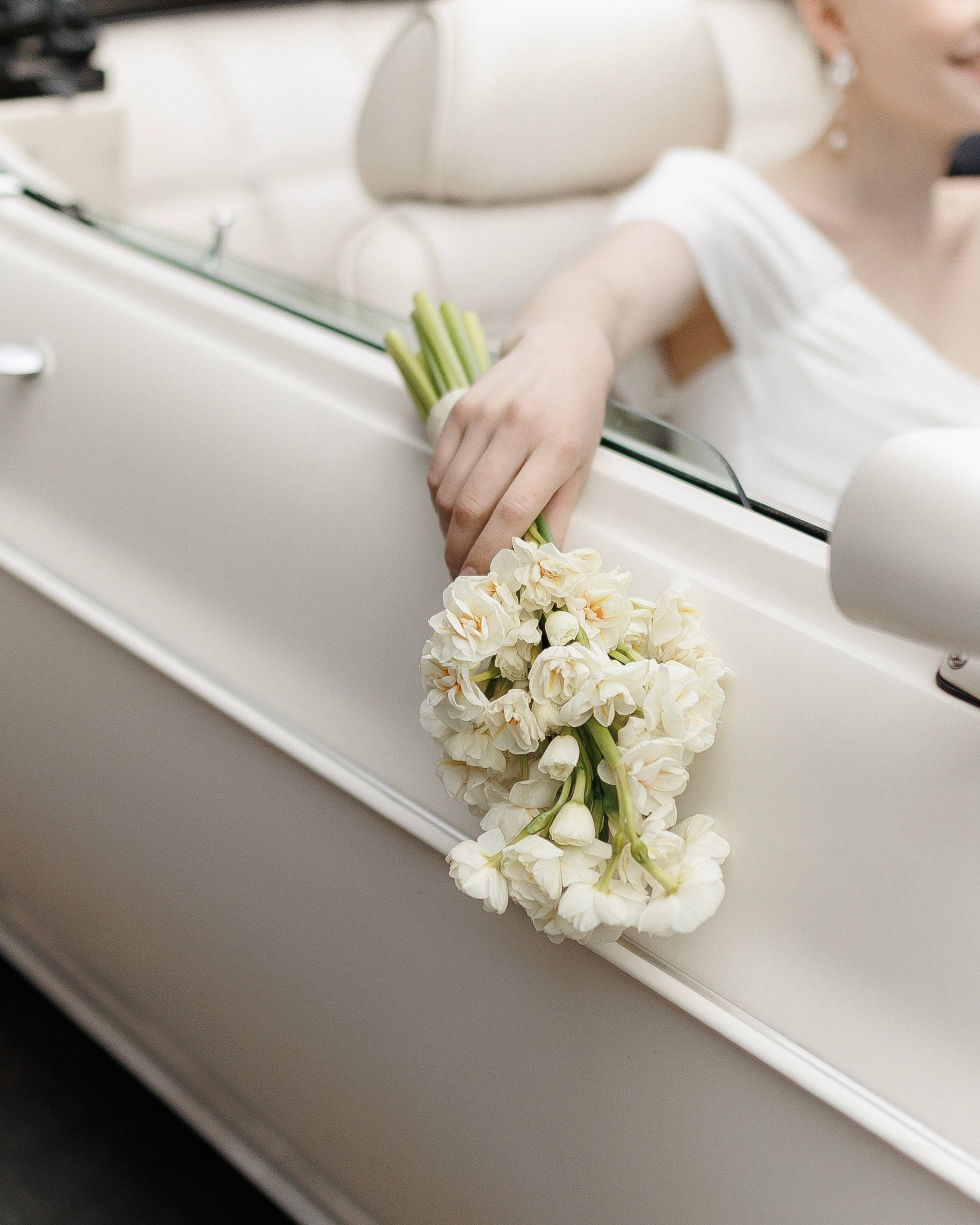 ···. Свадебный фотограф в Санкт-Петербурге Александра Чукавина