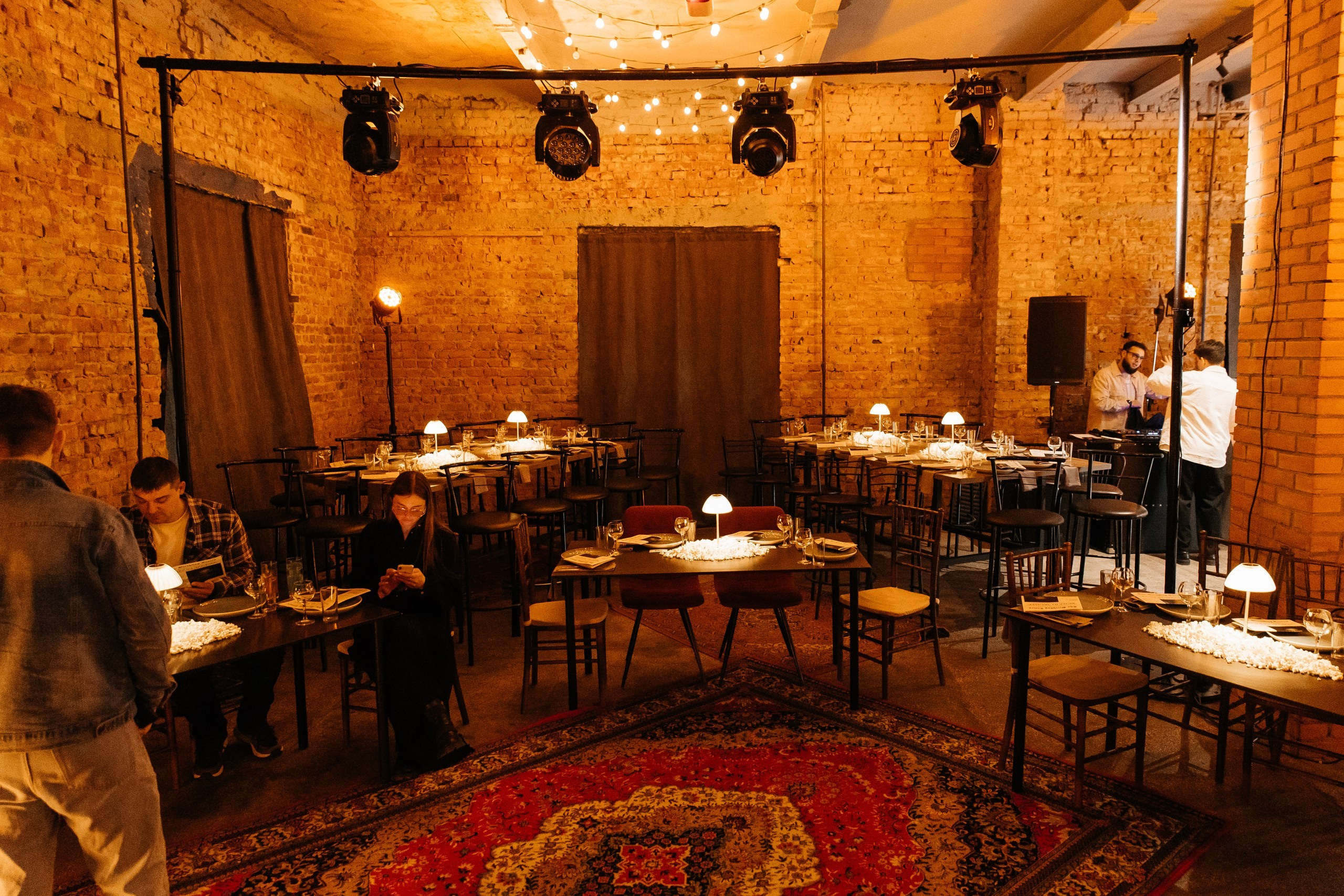 «Вечер на чердаке» Александра Бугульминцева. Свадебный и репортажный фотограф в Новосибирске Федор Гладков