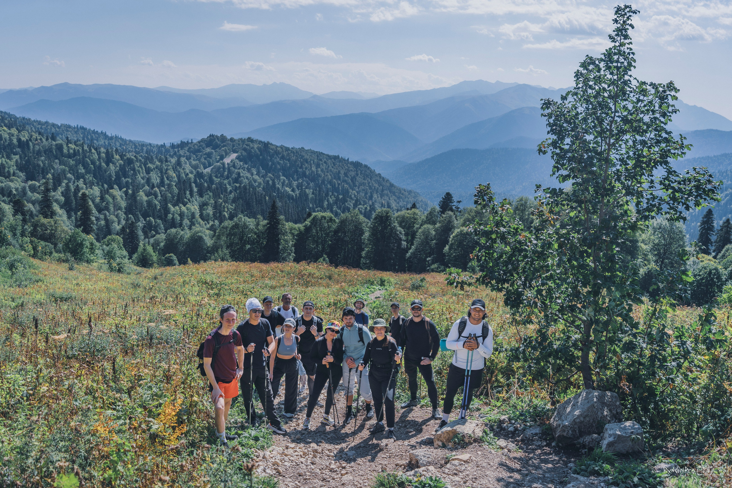 Поход на Оштен с командой Мадьяр 10.09.24. Репортажный фотограф в Краснодаре Рындин Дмитрий