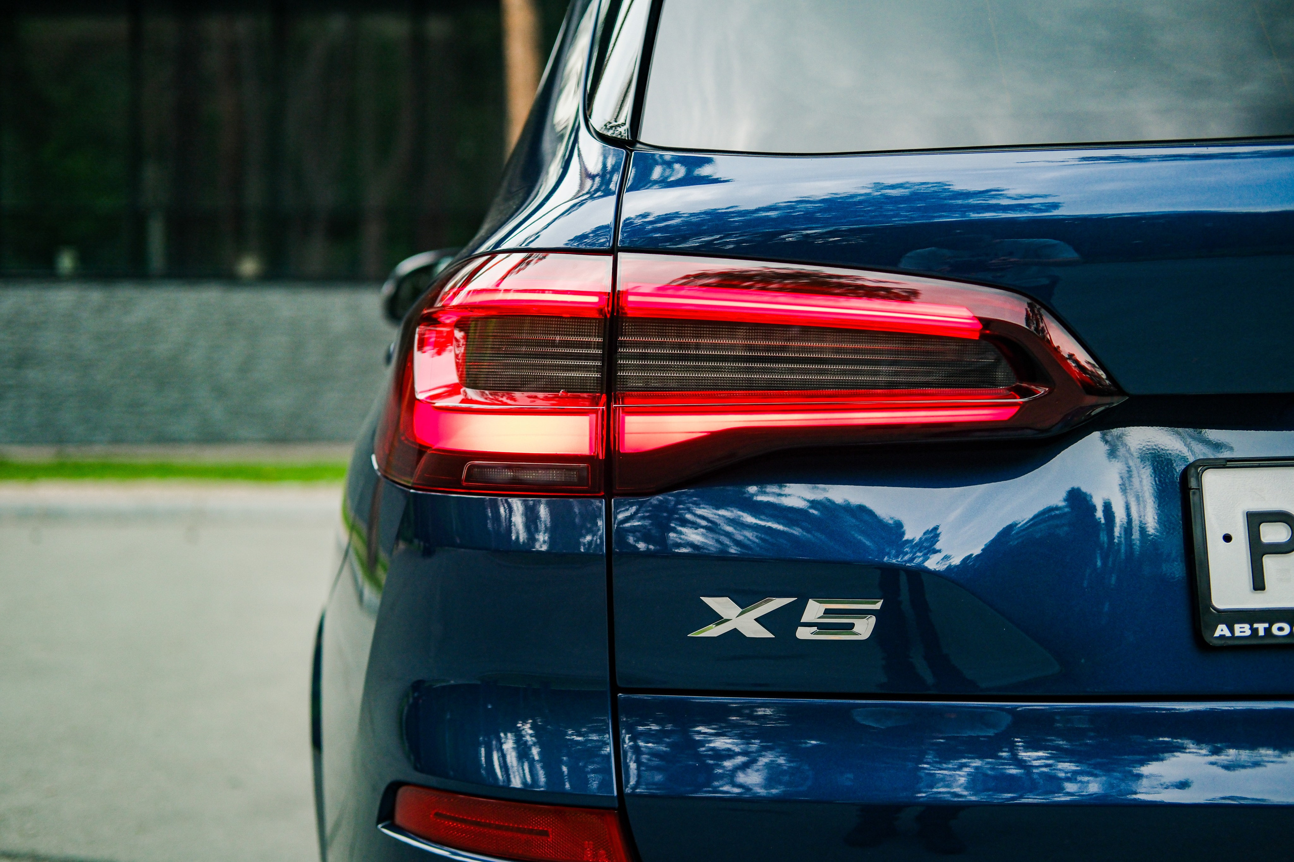 Профессиональная фотосессия BMW X5 в&nbsp;Новосибирске. Автомобильный фотограф Чанчин Владимир: детальные снимки кузова, интерьера и&nbsp;динамики. Съемка автомобиля для продажи