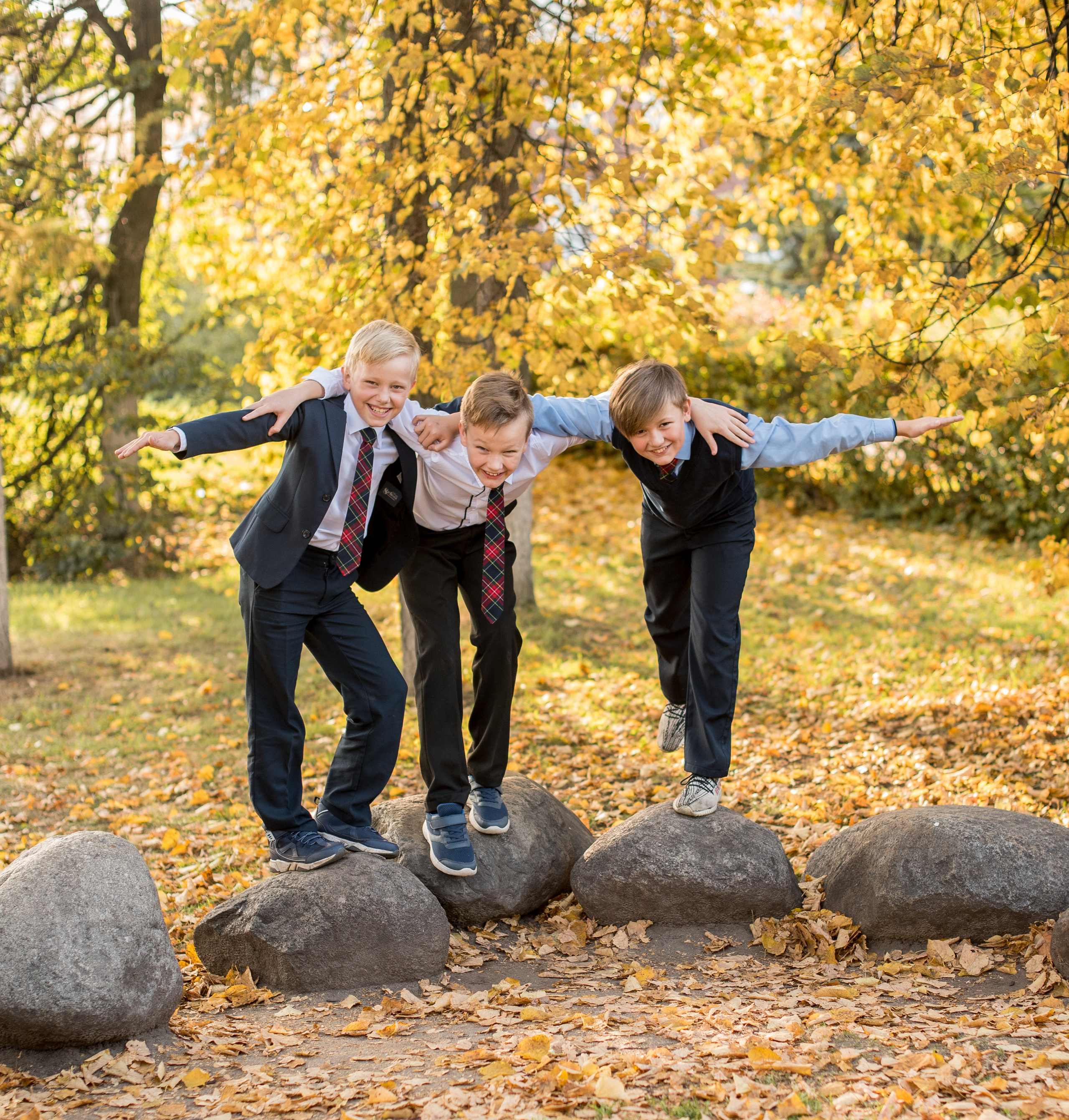 Пример съемки для выпускного альбома с наполнением «премиум». Выпускные альбомы для школ и детских садов в Иваново
