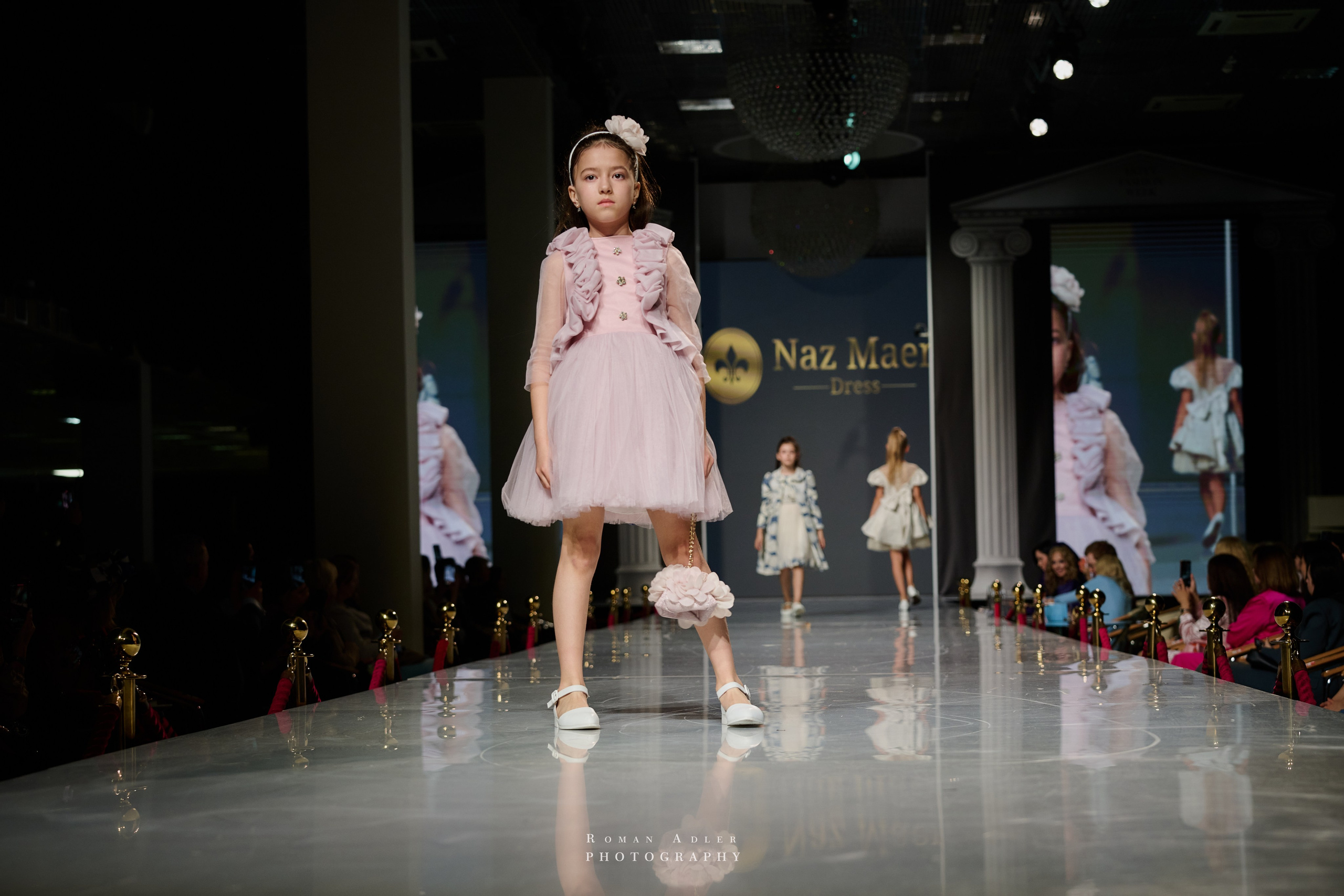 ESTET FASHION WEEK ВЕСНА — 2025. Фотограф Роман Адлер