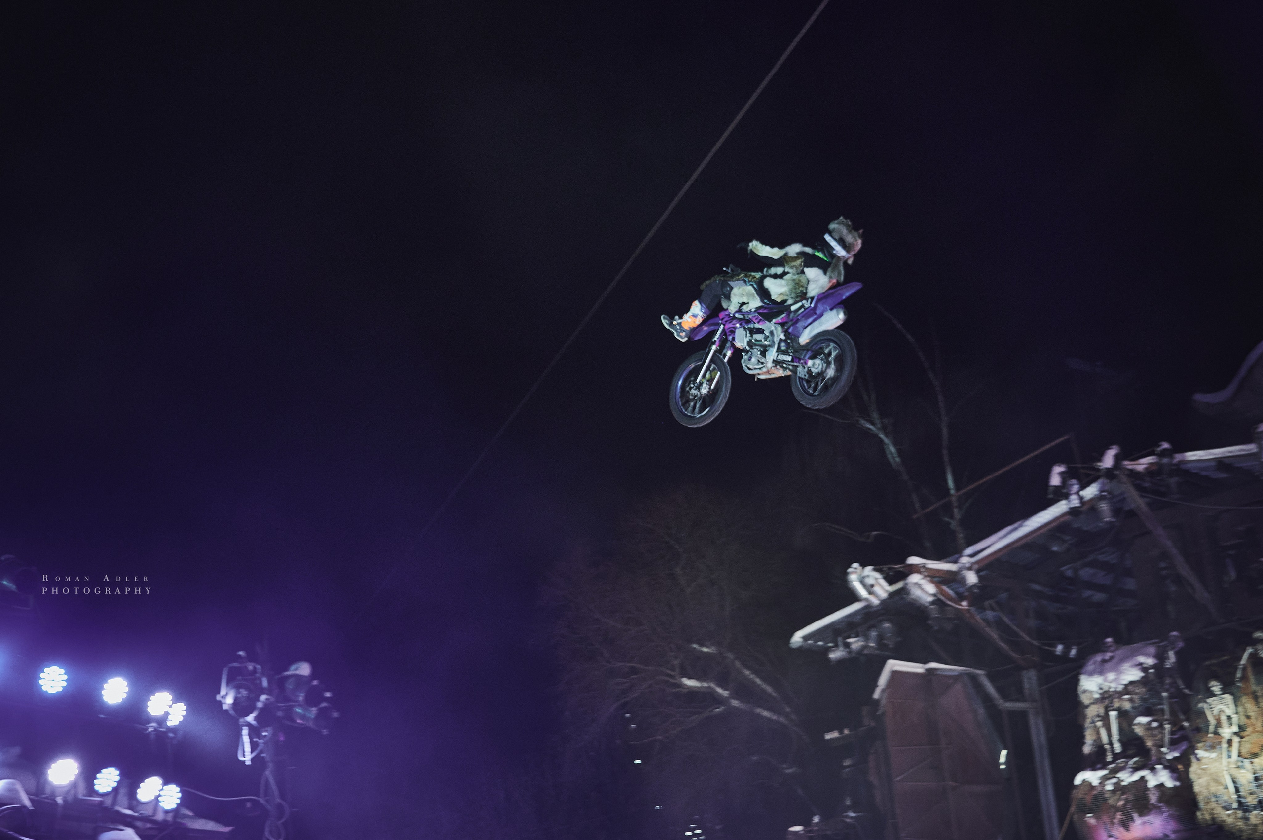 Новогодняя сказка от Ночных волков. Фотограф Роман Адлер