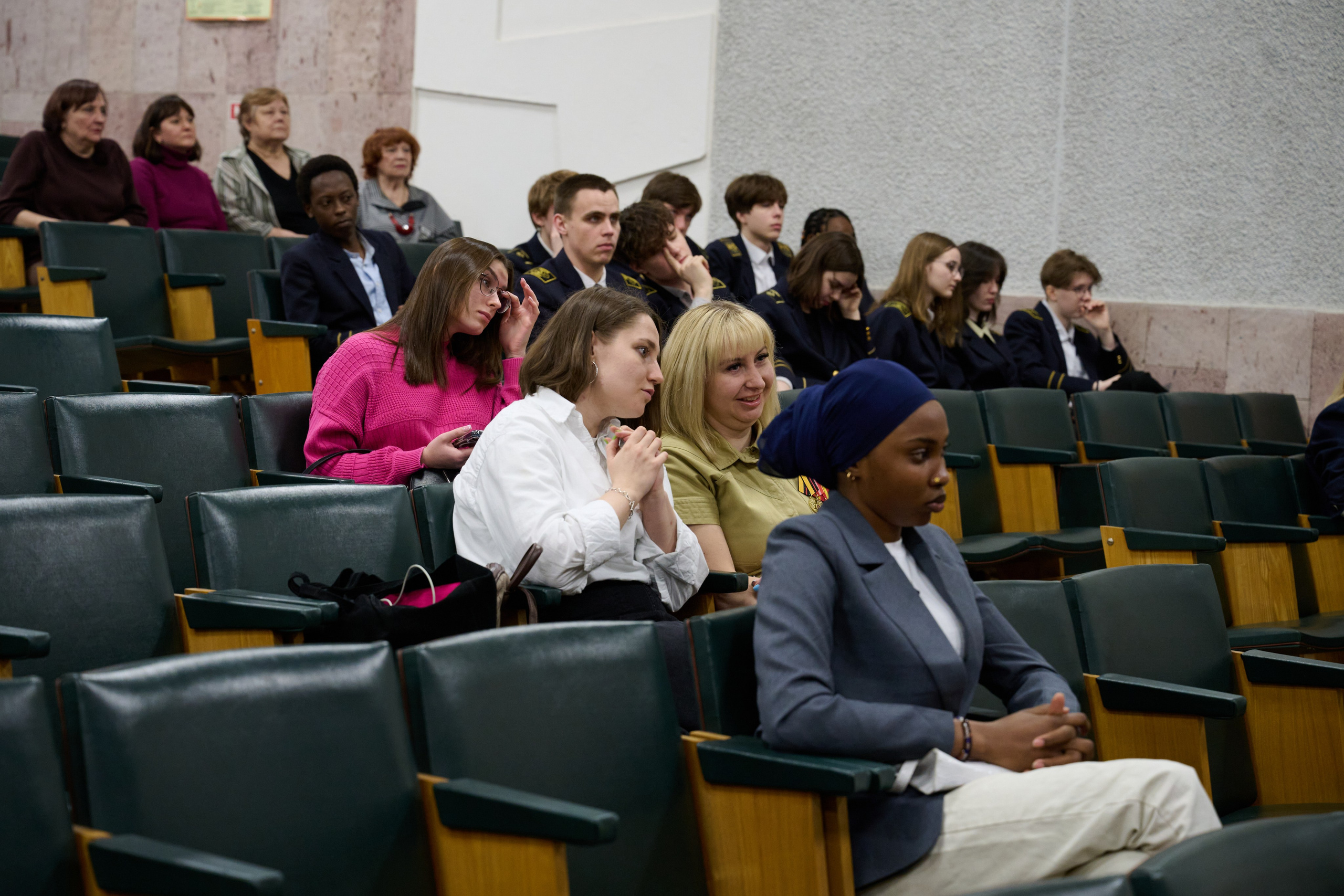 Фотовыставка «Территории» в Росгеолфонде. Фотограф Роман Адлер