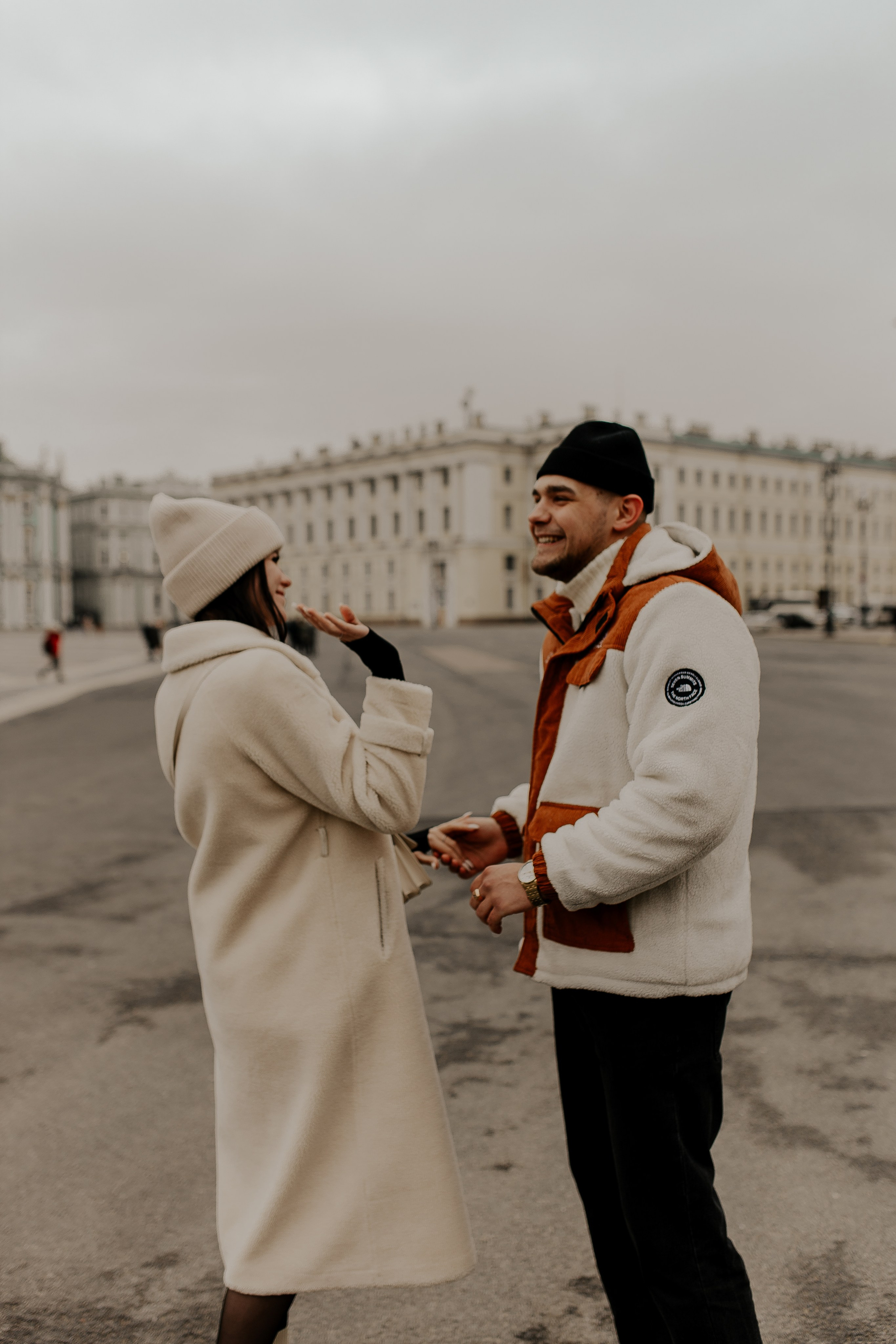 Lovestory на дворцовой площади. Фотограф в Санкт-Петербурге Лиза Семченкова