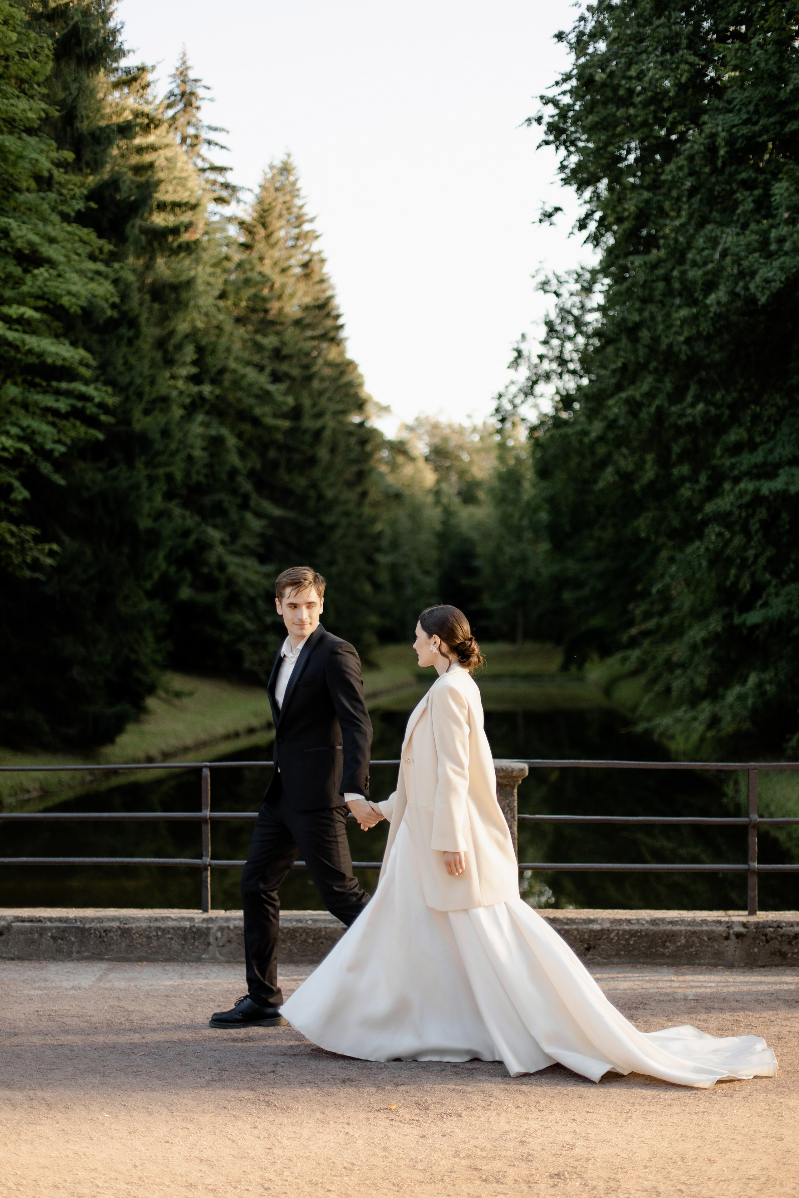 Свадебная прогулка в Ораниенбауме. Свадебный и портретный фотограф в Миассе Филиппенко Дарья