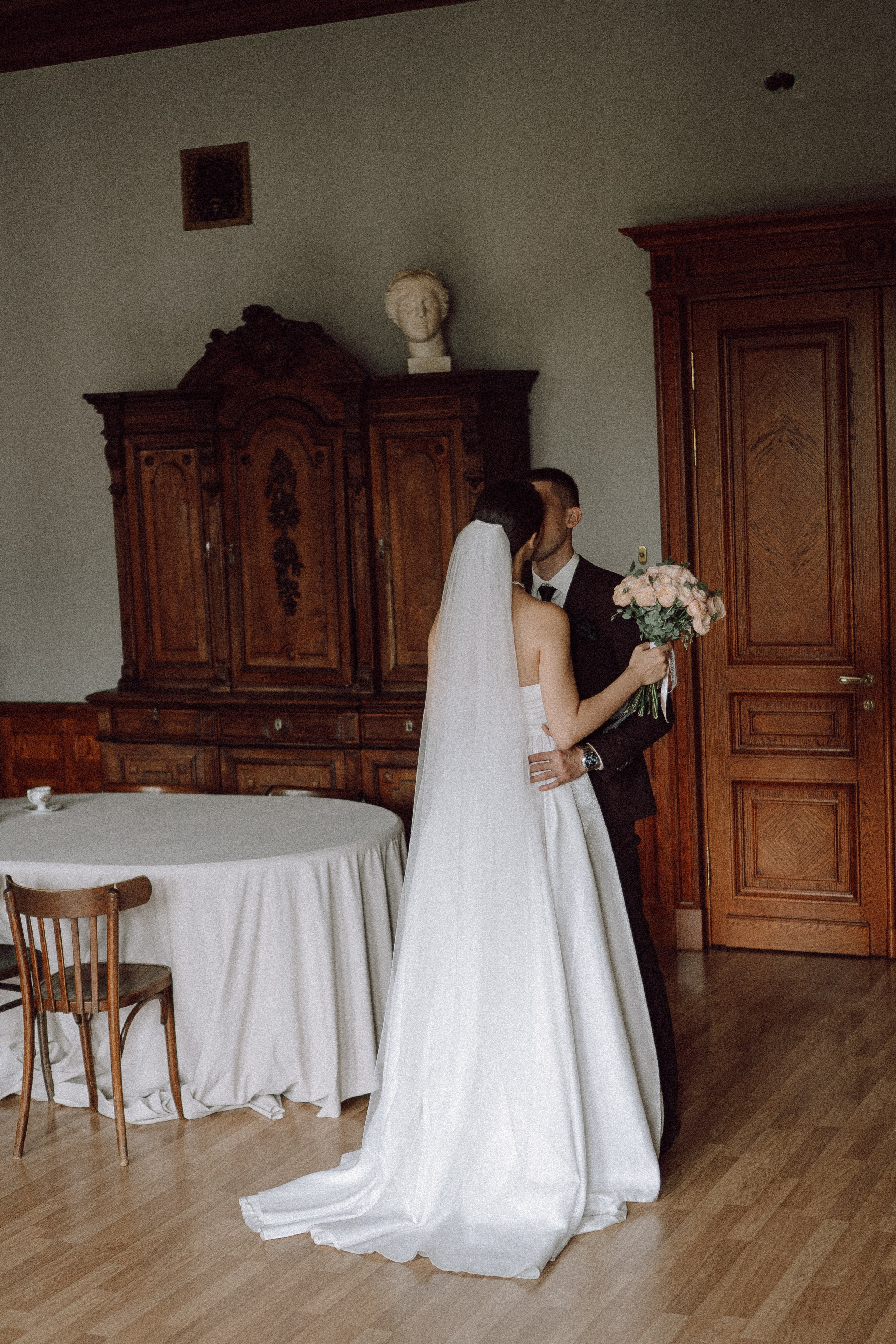 СВАДЕБНАЯ ПРОГУЛКА В САНТК-ПЕТЕРБУРГЕ (ИСАКИЕВСКИЙ СОБОР, ЗИМНЯЯ КАНАВКА, ЭРМИТАЖ И БОЛЬШАЯ МОРСКАЯ УЛИЦА). Профессиональный фотограф, Санкт-Петербург — Виктория Богомолова