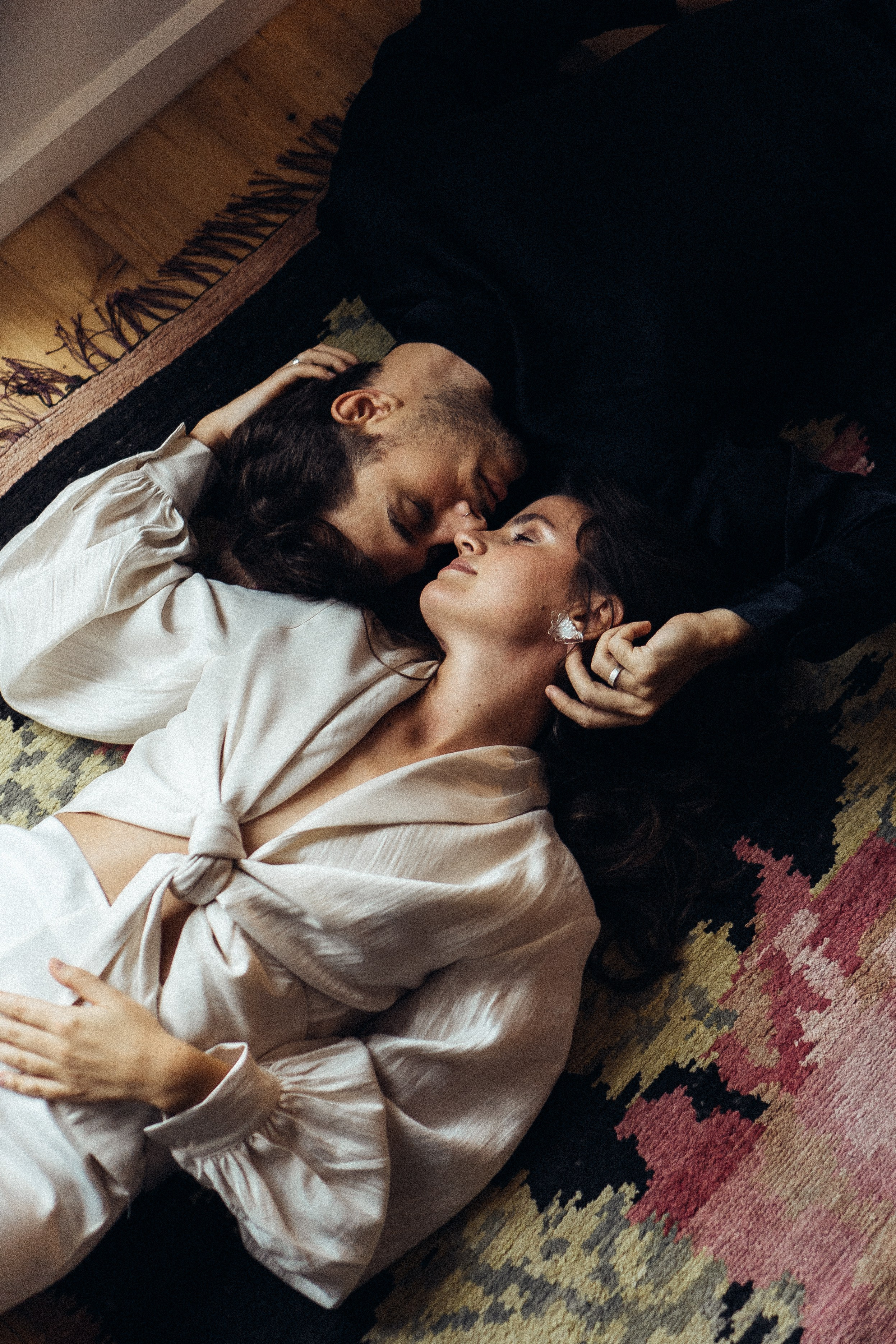 УТРО ЖЕНИХА И НЕВЕСТЫ В ПИТЕРСКОЙ КВАРТИРЕ И СЬЕМКА С СВАДЕБНЫХ ОБРАЗАХ. Профессиональный фотограф, Санкт-Петербург — Виктория Богомолова