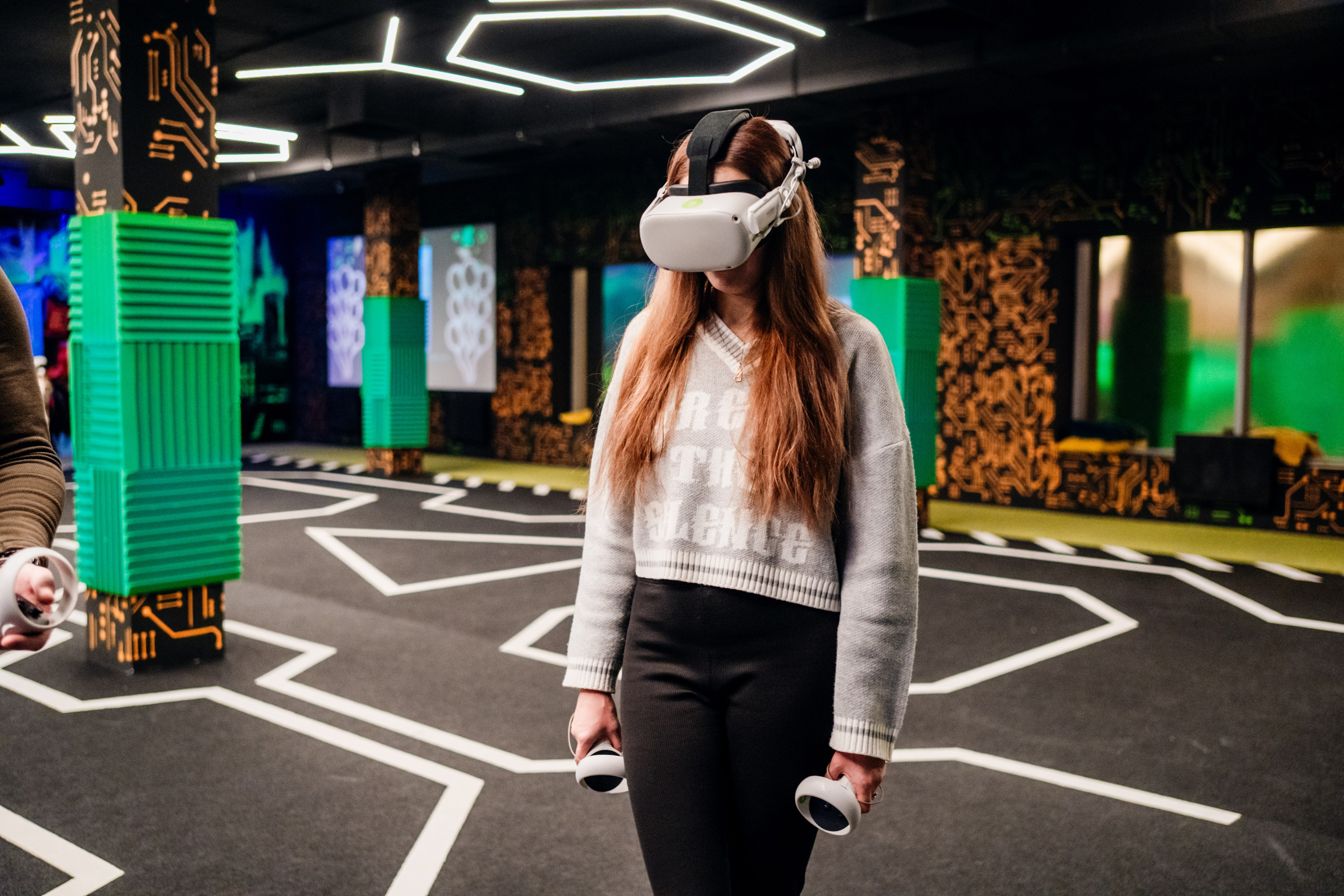 VR (November-December 2024). Felixtones