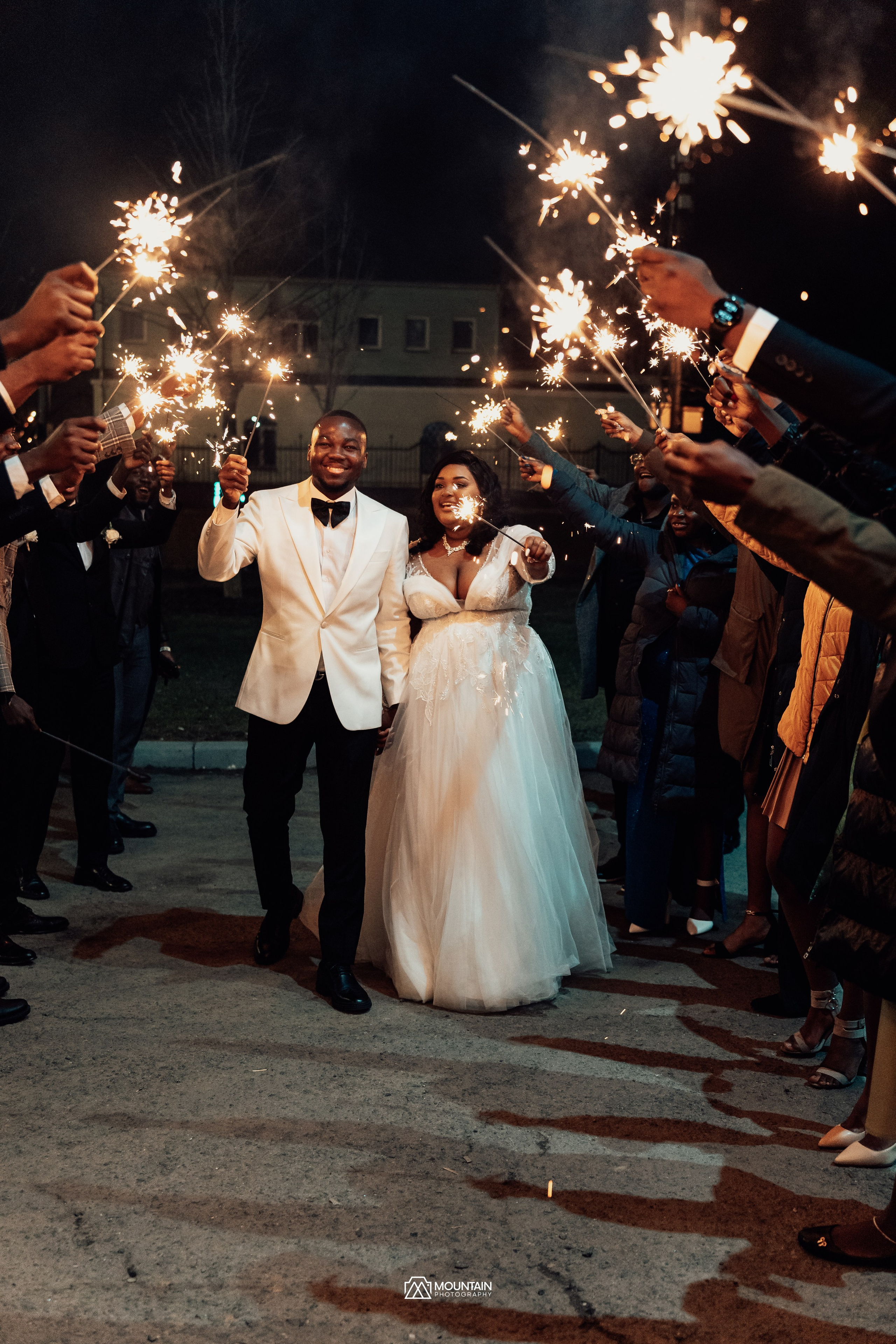 Cletus And Karabo. Я занимаюсь событийной, свадебной, товарной, студийной… фотографией