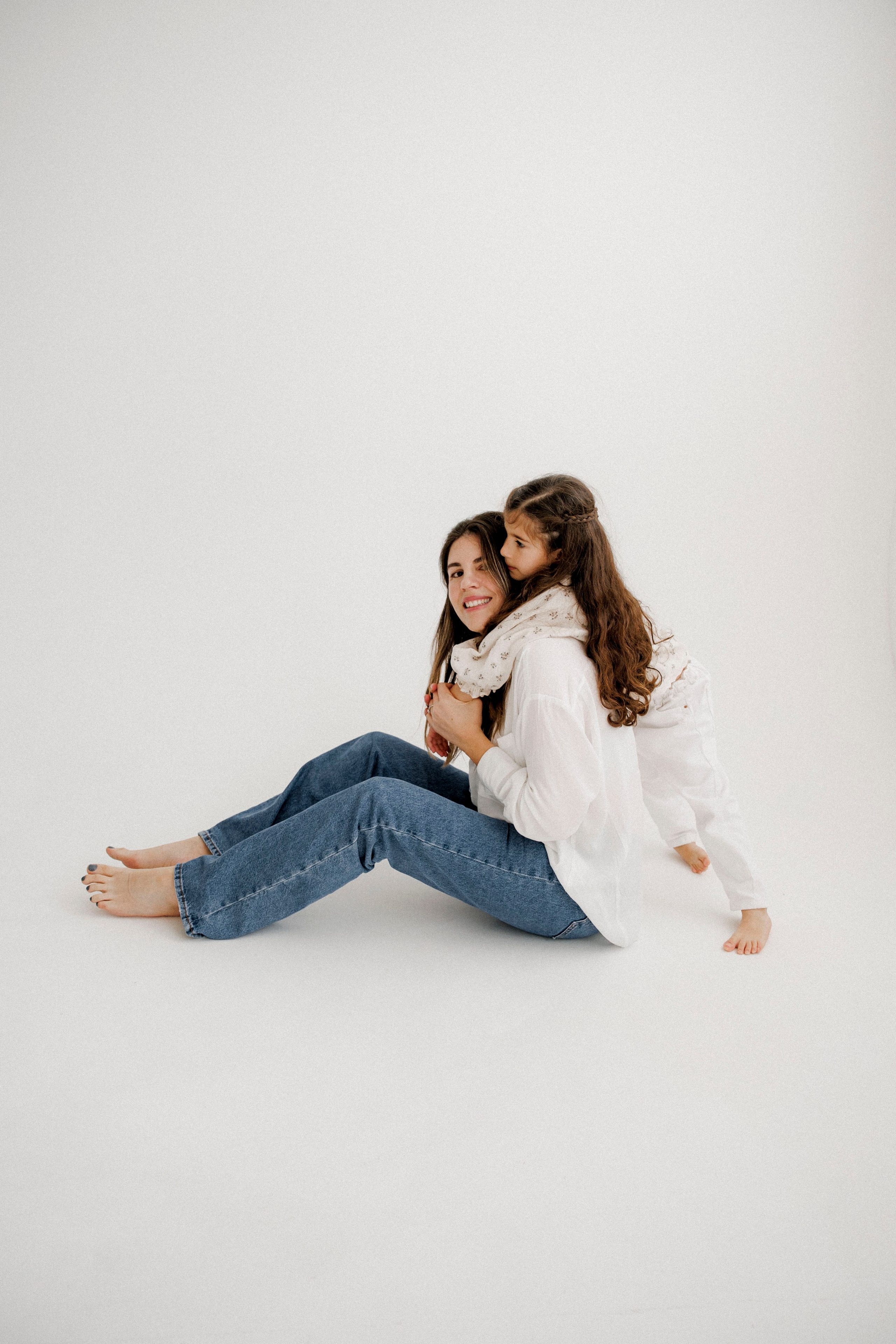 One year inside the White studio. Wedding and family photographer