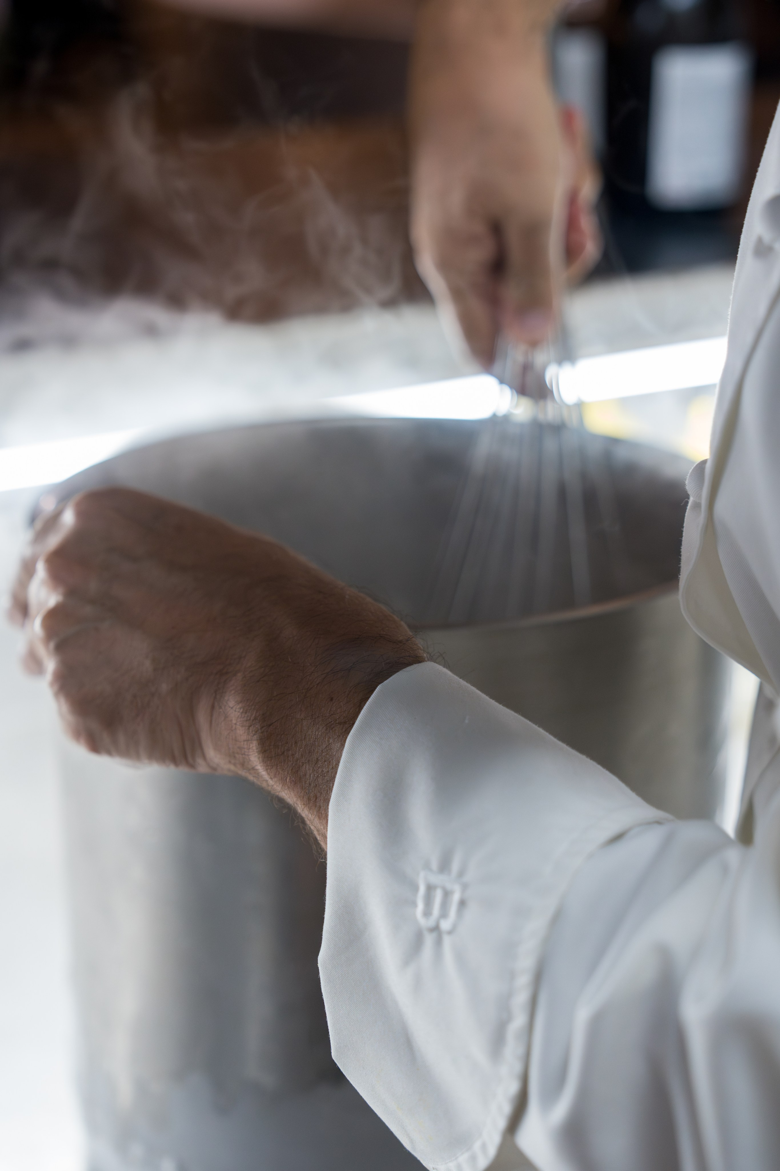 Гастрономический ужин «Лесная Италия» с Мирко Дзаго в ресторане RiverSide. Репортажный фотограф в Красной Поляне и Сочи Павлюченко Екатерина