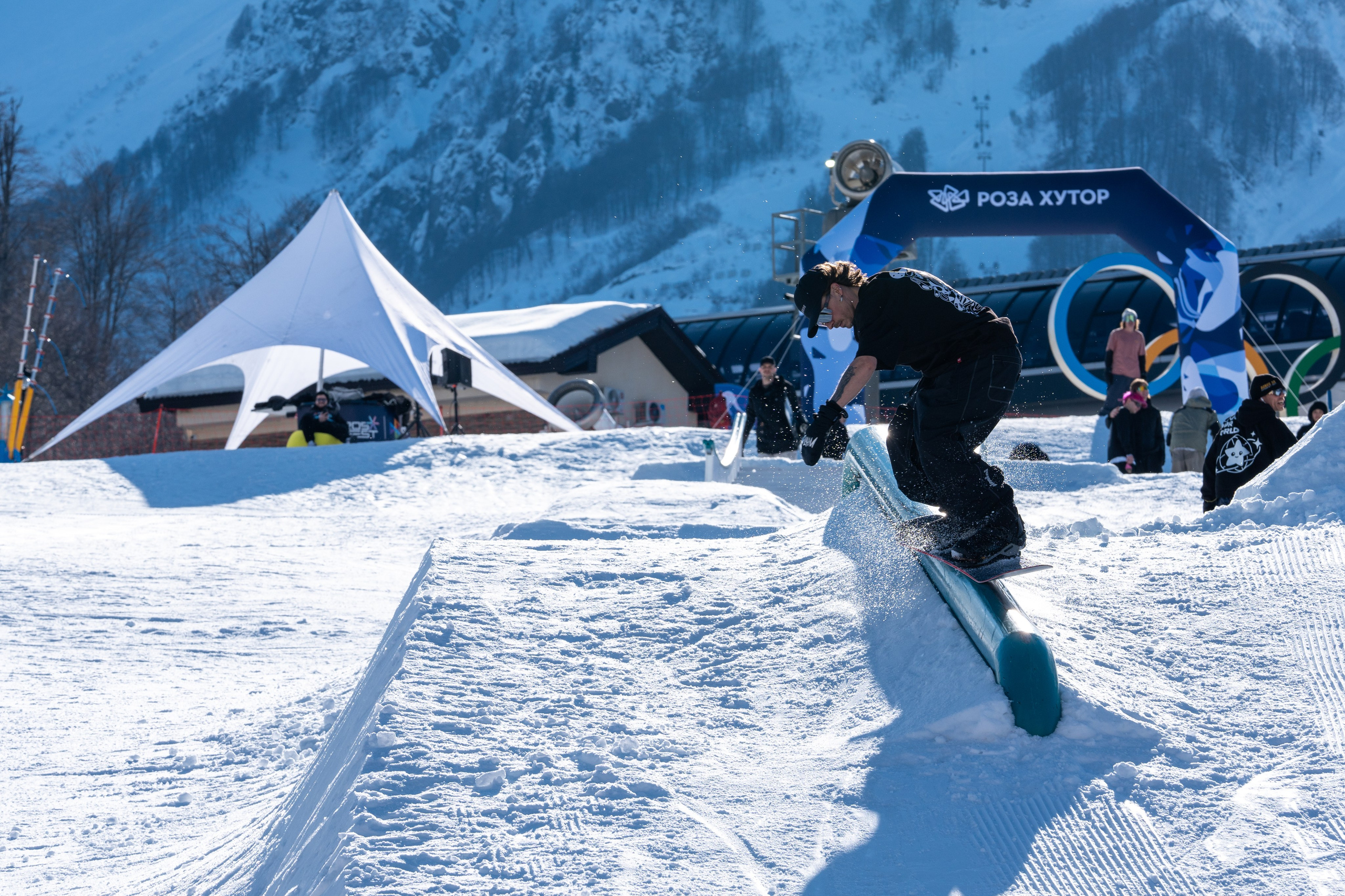 Фотоотчет партнерской интеграции Aperol Spritz на Роза Фест 2025. Репортажный фотограф в Красной Поляне и Сочи Павлюченко Екатерина