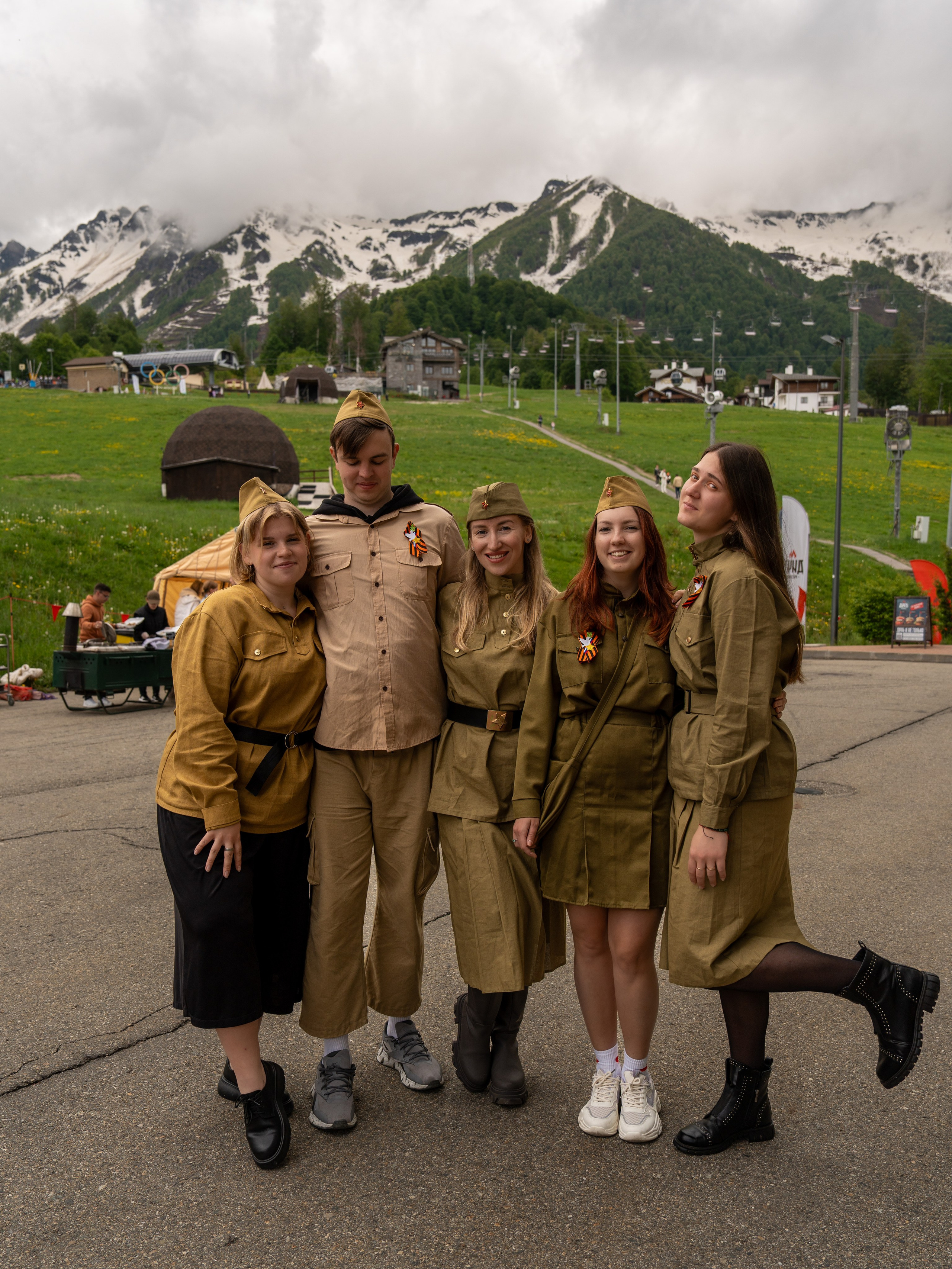 Шествие бессмертного полка 9 мая 2024 Rosa Springs. Репортажный фотограф в Красной Поляне и Сочи Павлюченко Екатерина