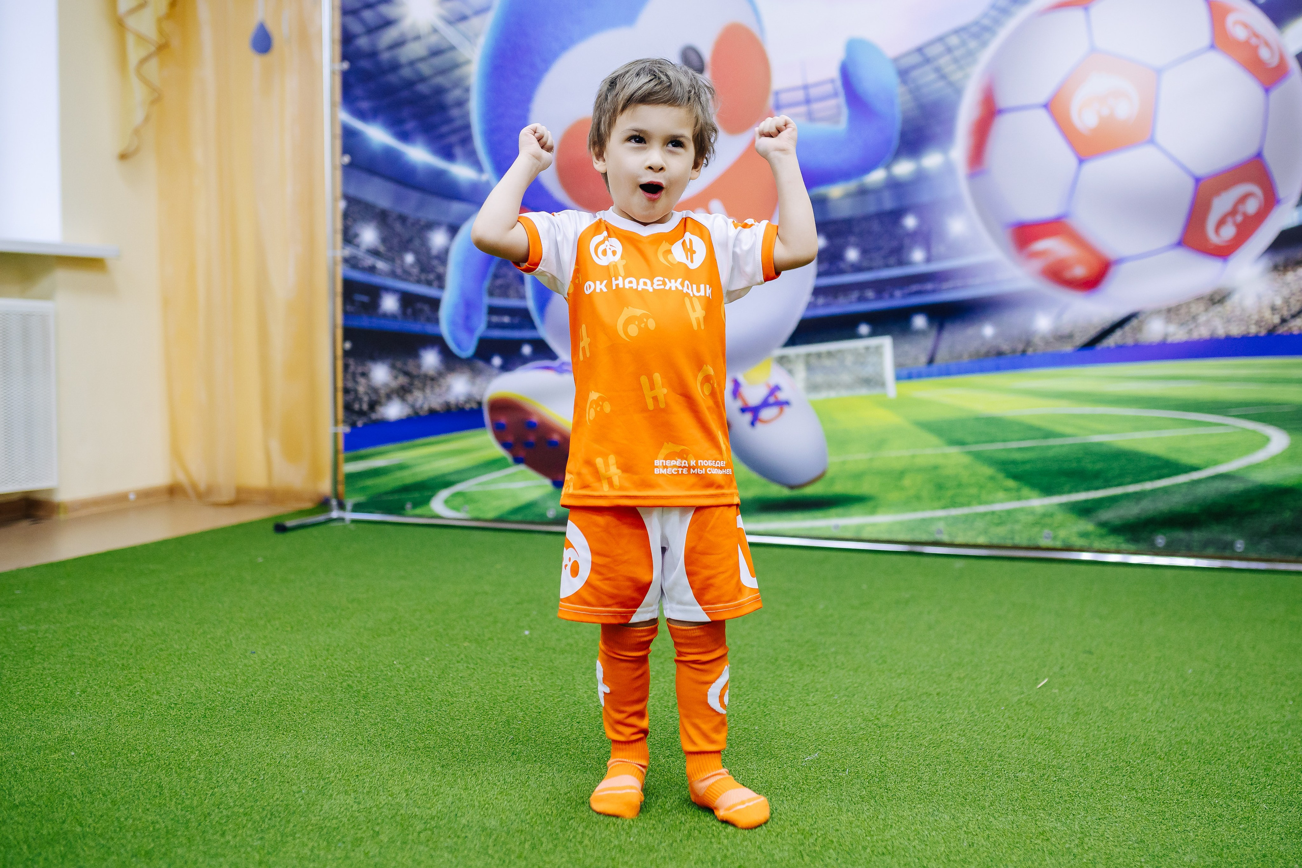 Фотосессия с кубком в детских садах г. Магнитогорска. Денис Прохоров Фотограф в г. Магнитогорск