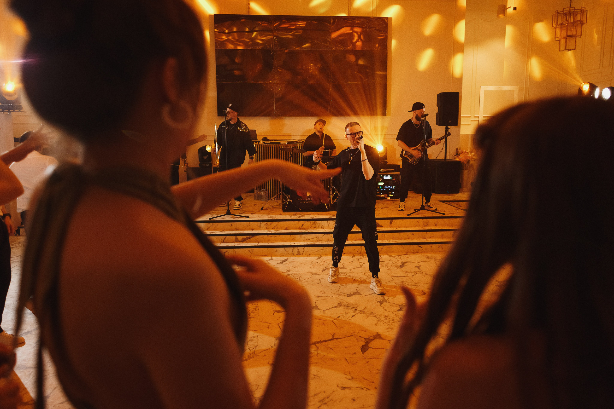 Свадебная фотосессия Михаила и Валерии на Чеховской набережной. Свадебный и семейный фотограф в Таганроге Бакарюк Антон