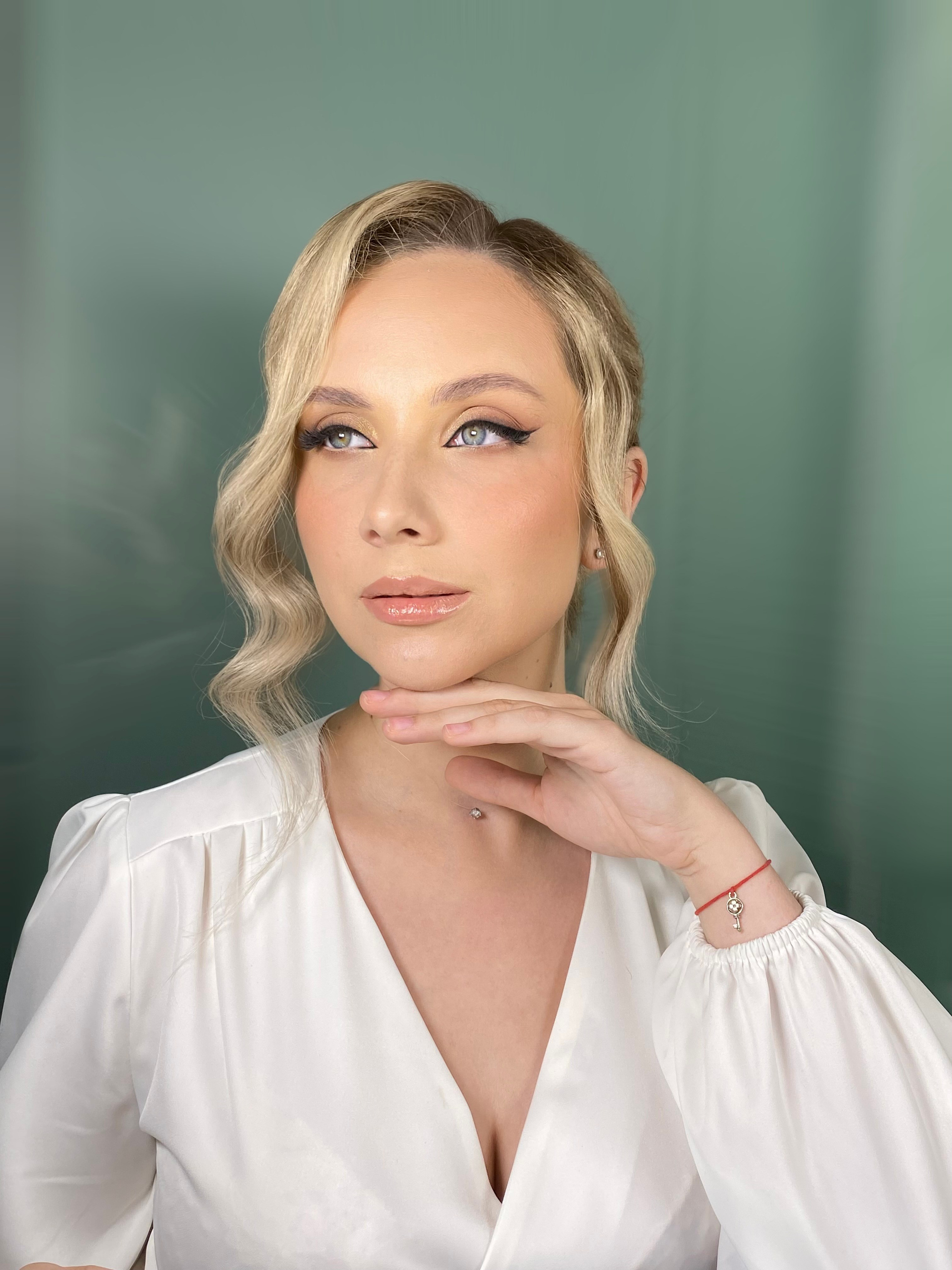 Свадебный образ макияж для невест Москве. СВАДЕБНЫЙ ВИЗАЖИСТ-СТИЛИСТ В МОСКВЕ ПРИЧЕСКИ МАКИЯЖ БРОВИ ВЫЕЗД