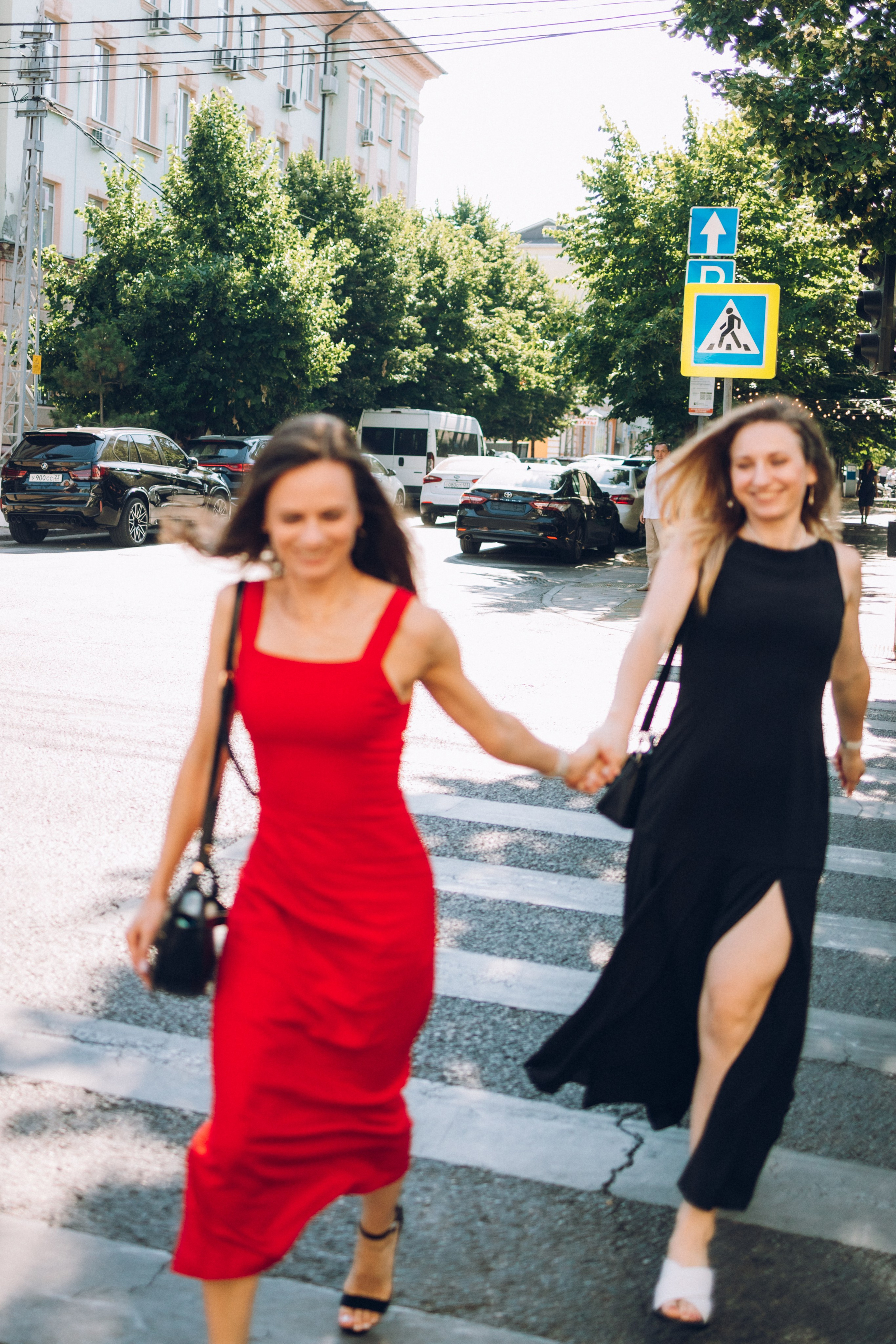 Настя и Аня. Прогулка на Красной. Семейный фотограф Наталия Демченко, Краснодар