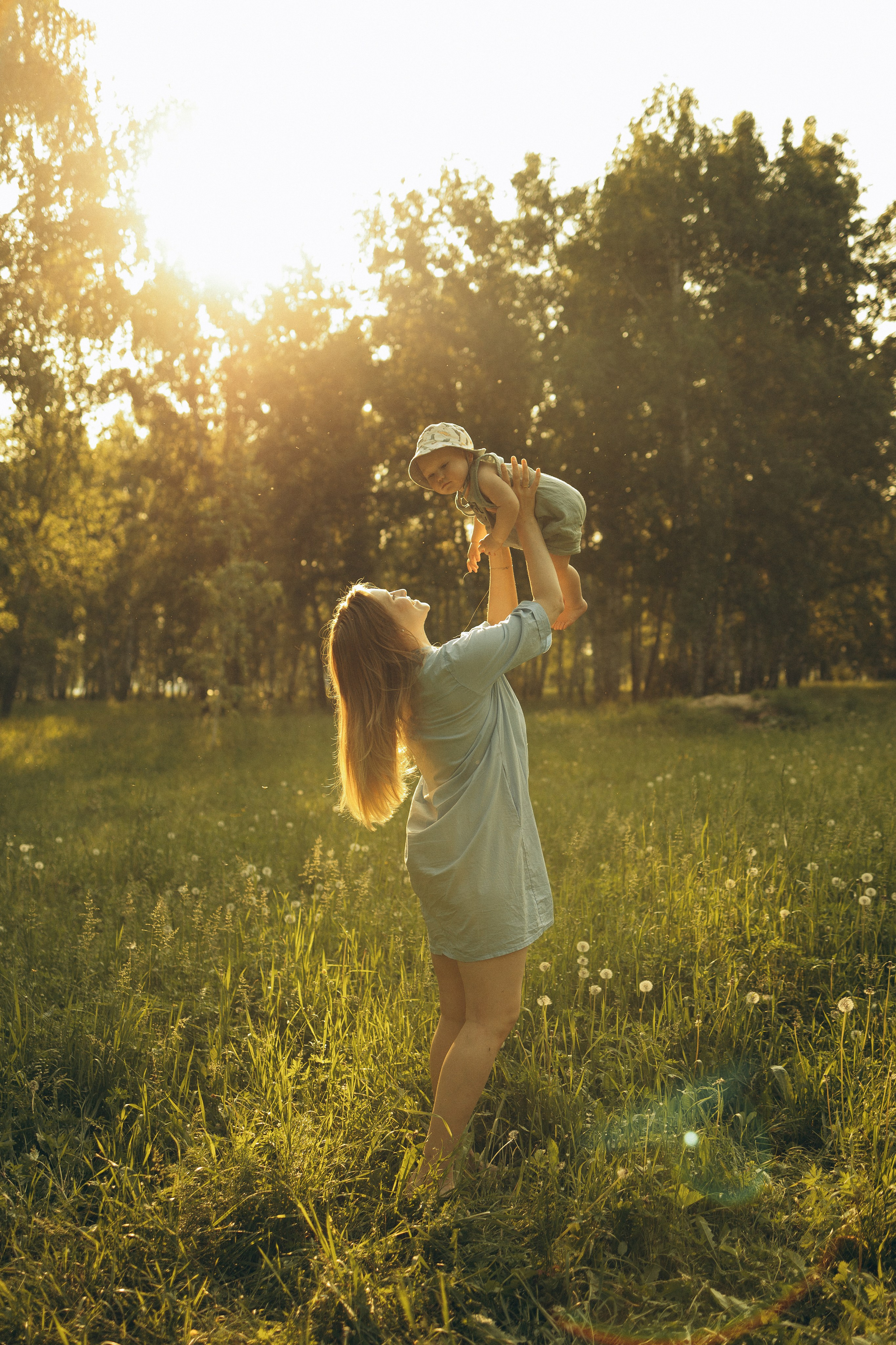 На природе. Семейный фотограф Новосибирск Фотограф на выписку Новосибирск