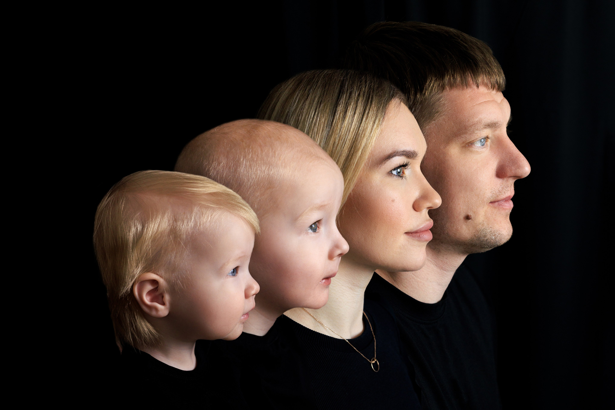 Портрет поколений на чёрном фоне. Семейный и детский фотограф в Краснодаре Анна Трашкова