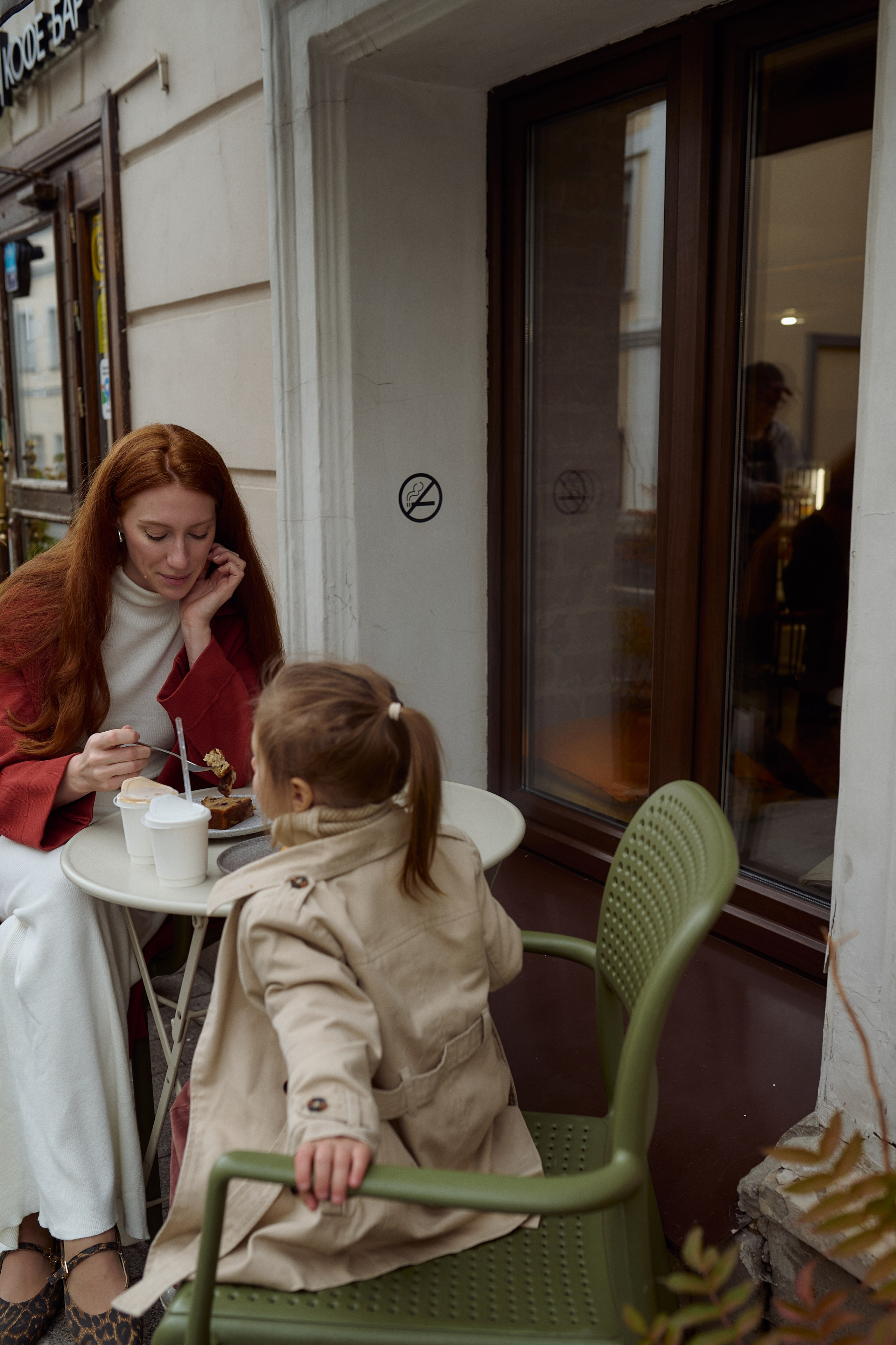 Рита и Кира. Прогулка по центру. Семейный и свадебный lifestyle-фотограф в Москве Мария Петрова