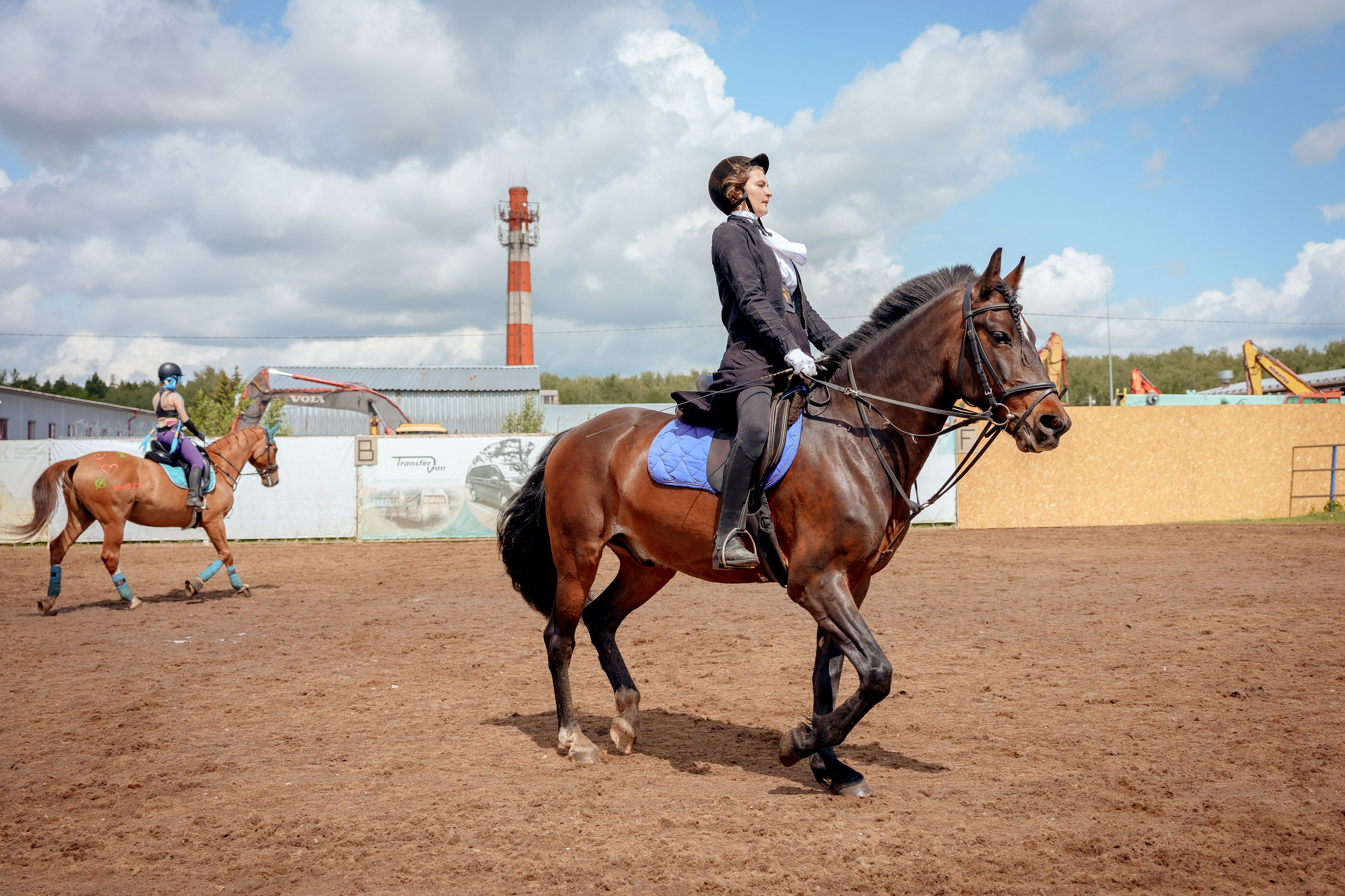 Конный клуб Горки. Портретный и семейный фотограф в Москве/Видное