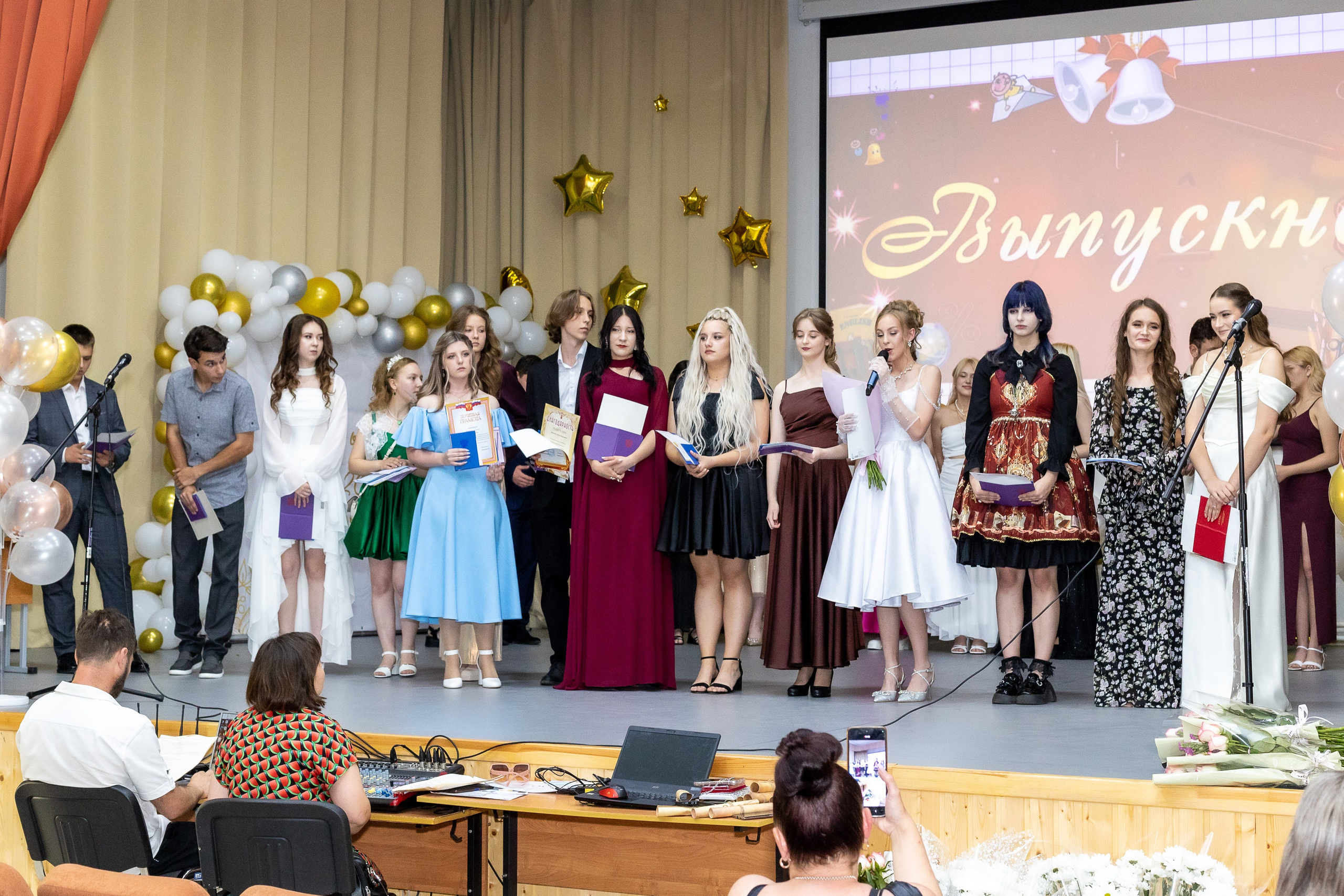 Вручение аттестата 2025. Выпускные альбомы Майкоп, Краснодар Елена Золотарева