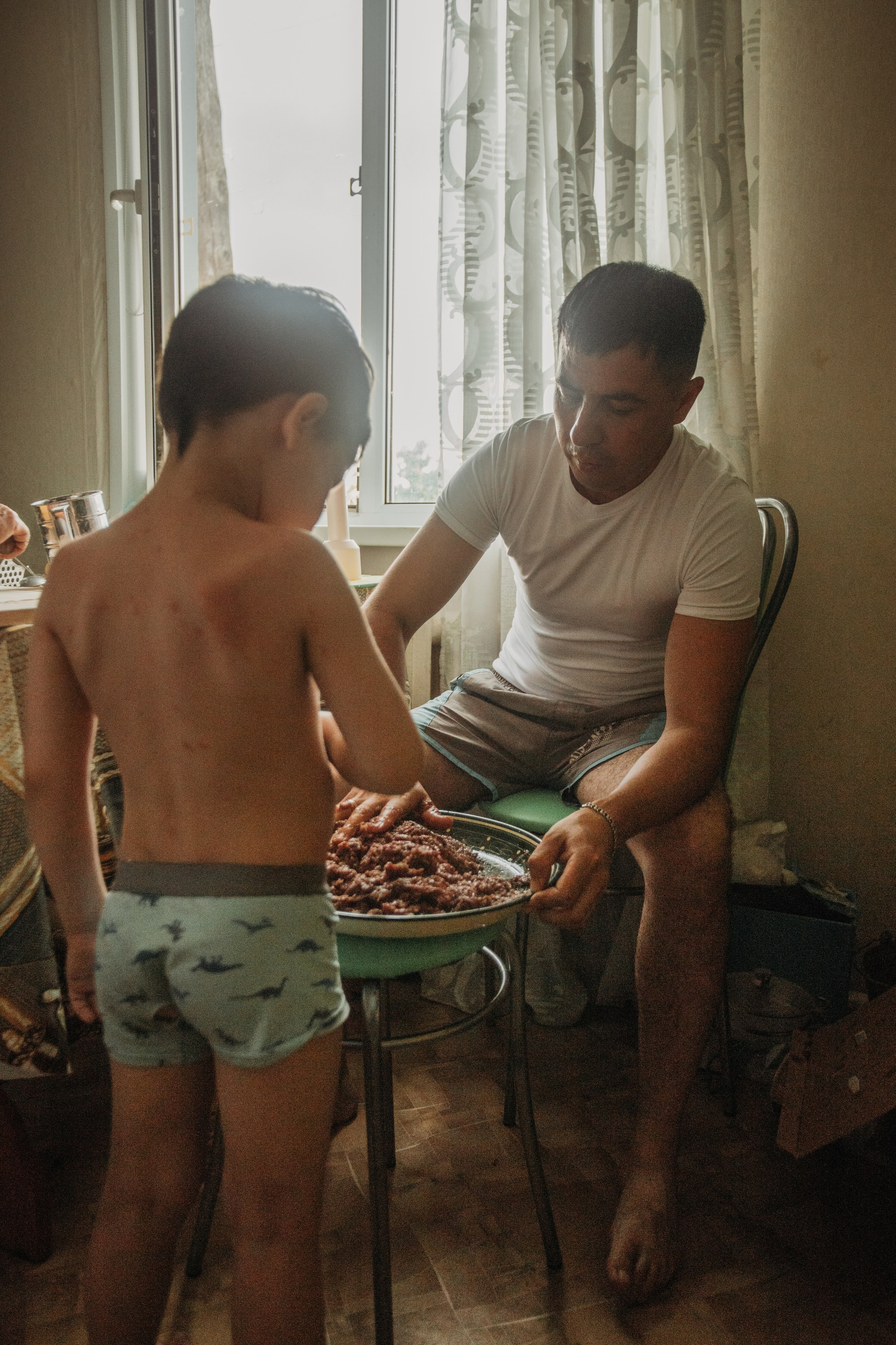 Домашняя фотосессия моей семьи. Венера Гайн. Репортажный фотограф  Тюмень. Обучение фотографии с 0