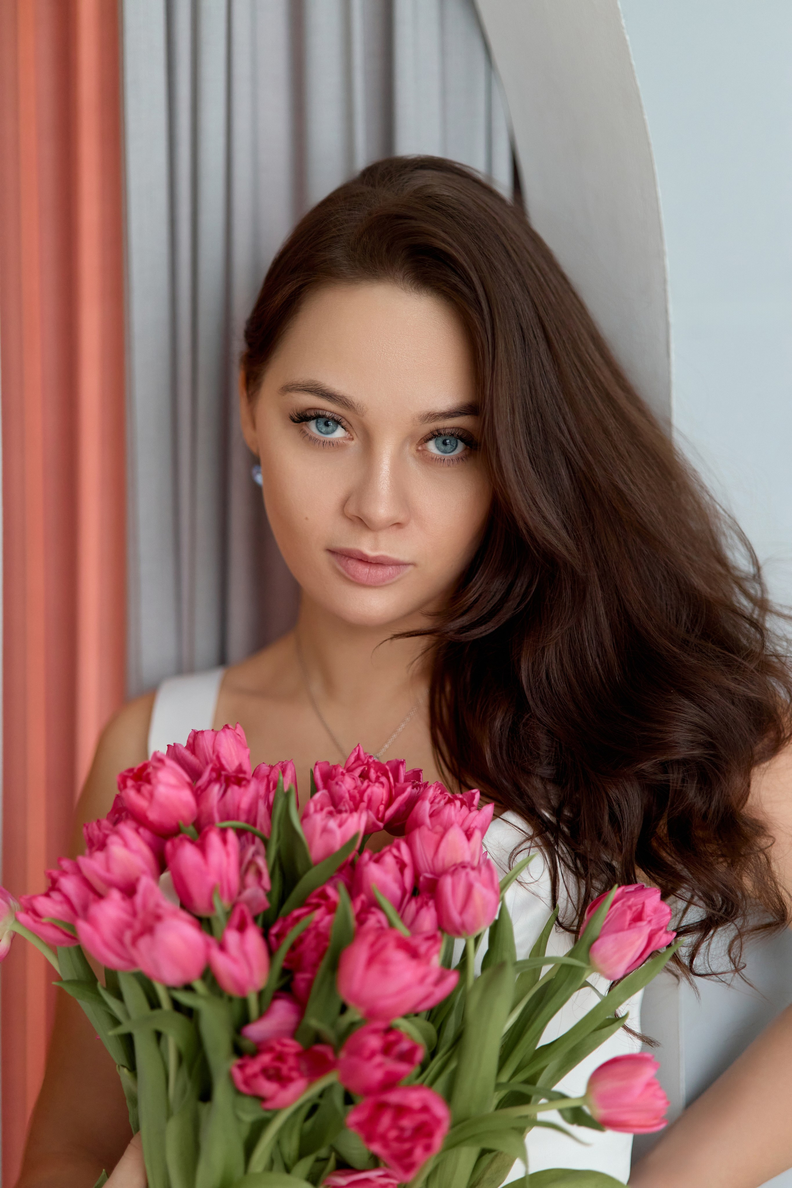 Семейная съемка в фотостудии. Сестры Карабаза. Фотографы и ретушеры в Москве и Санкт-Петербурге