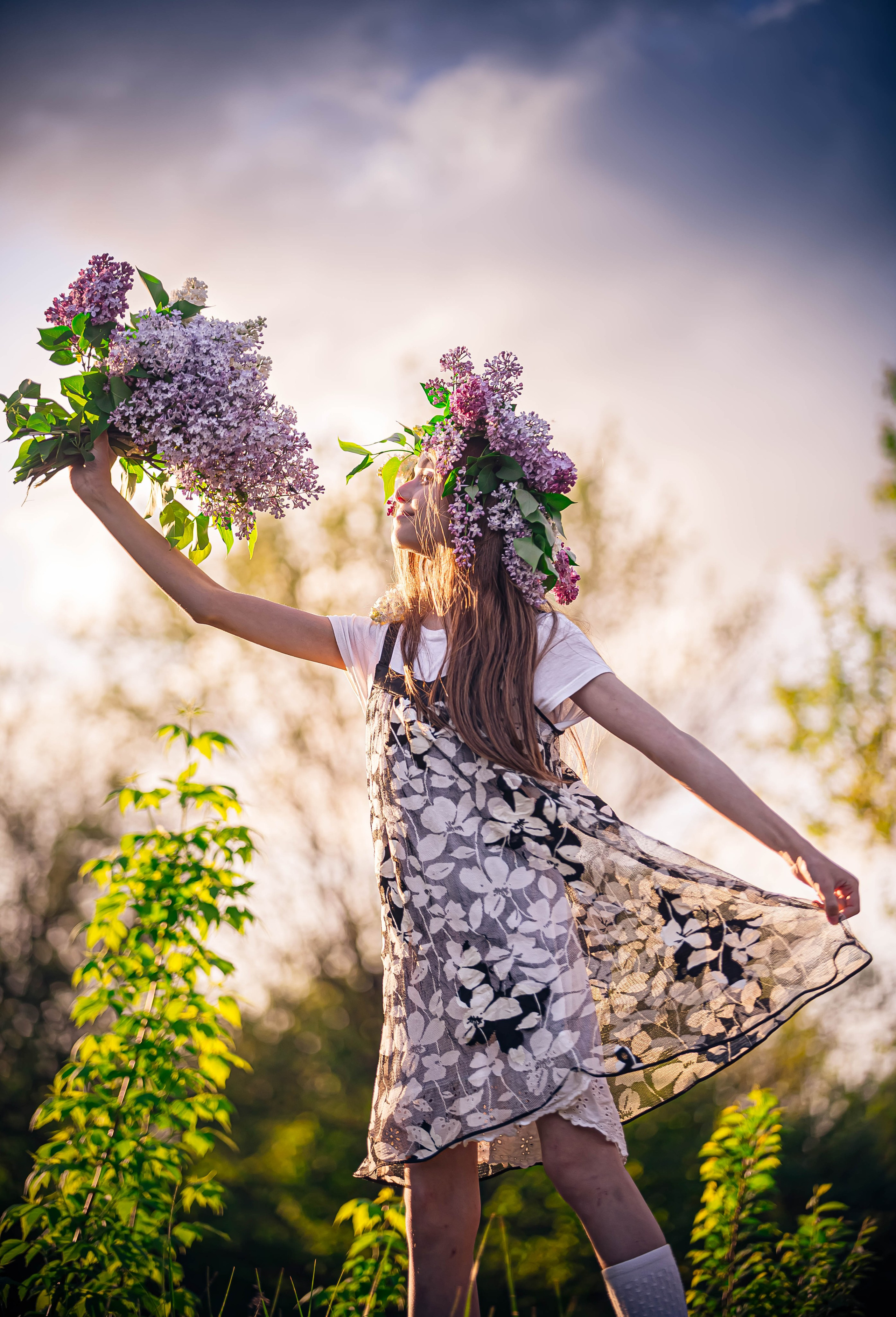 Анютка в сиреньке. Арт-фотограф Евгений Матвиенко