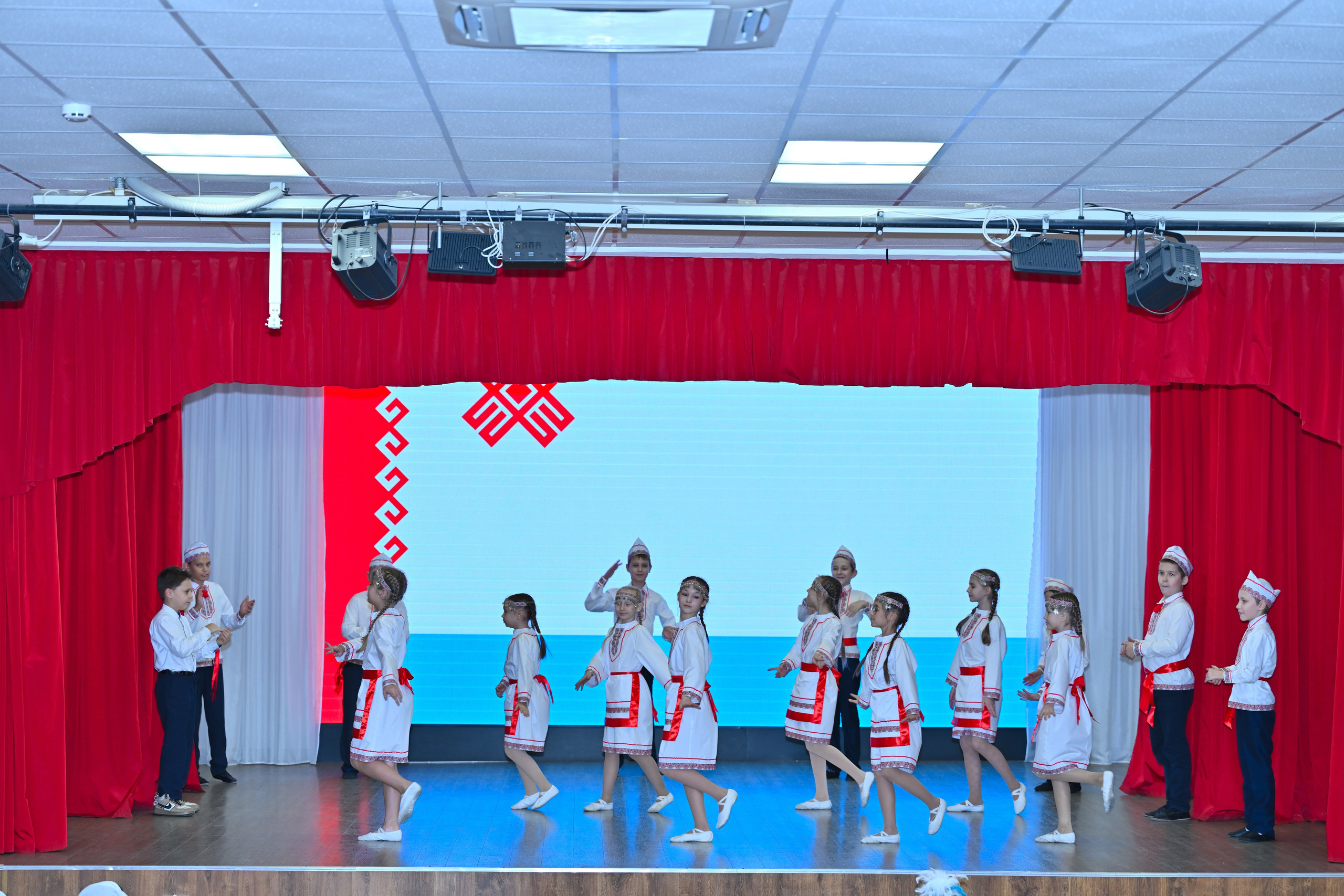 2025-11-21 День семьи 127. Снежинск фото Андрианов