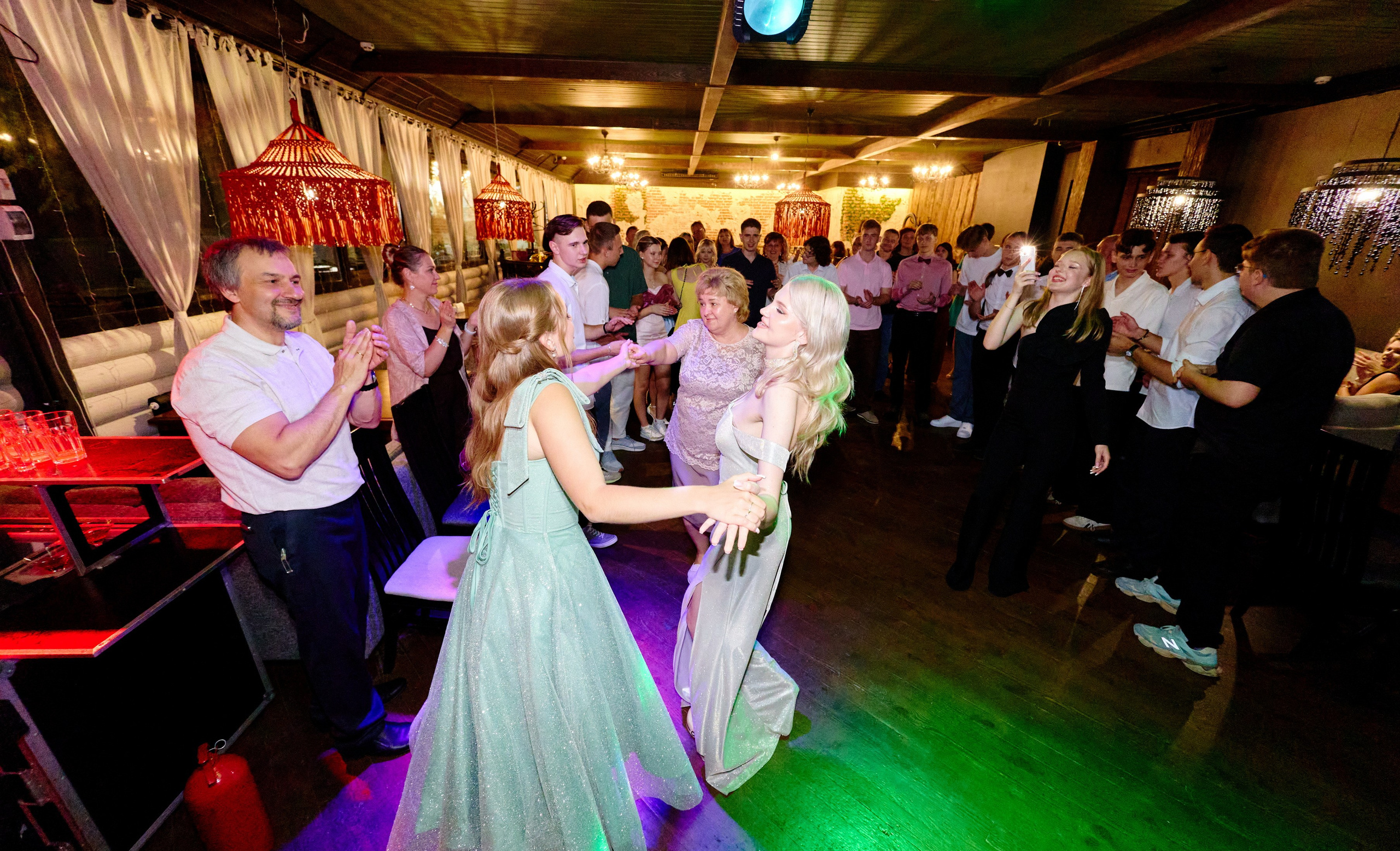 Выпускной 35 Сош. Фотограф Выпускные альбомы Таганрог Сергей Коробченко