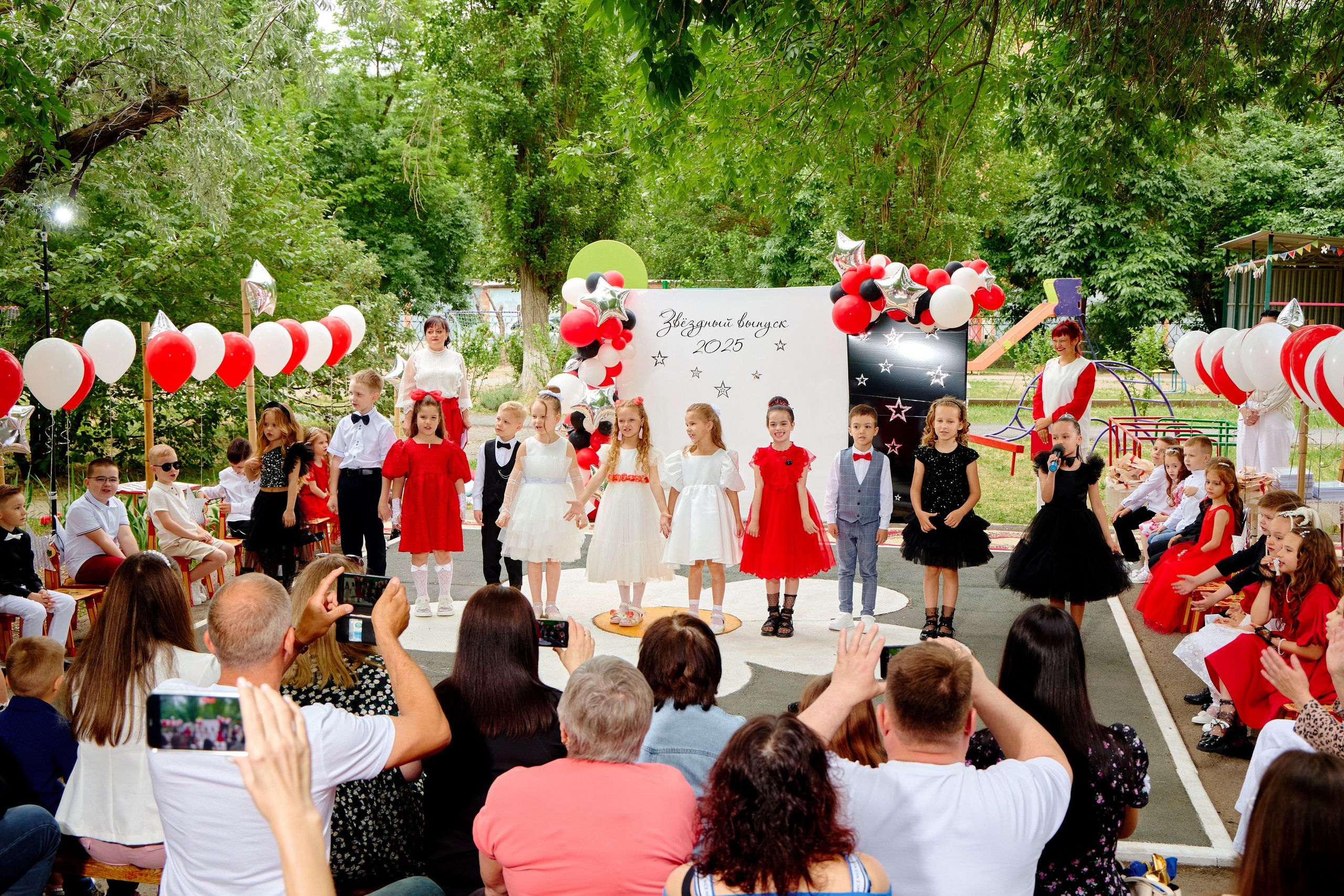 Выпускной 45 сад. Фотограф Выпускные альбомы Таганрог Сергей Коробченко