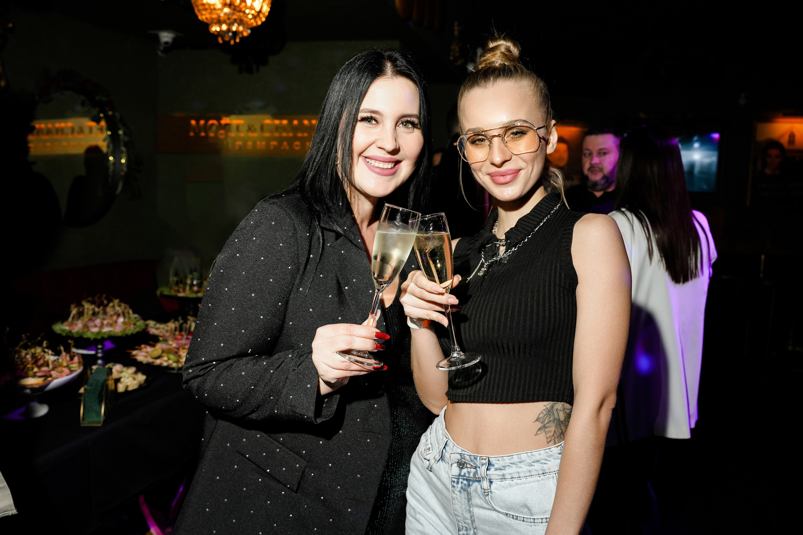 EVENT-туса в караоке. Свадебный фотограф и видеограф в Ростове-на-Дону. Максим и Наталья Лебедевы