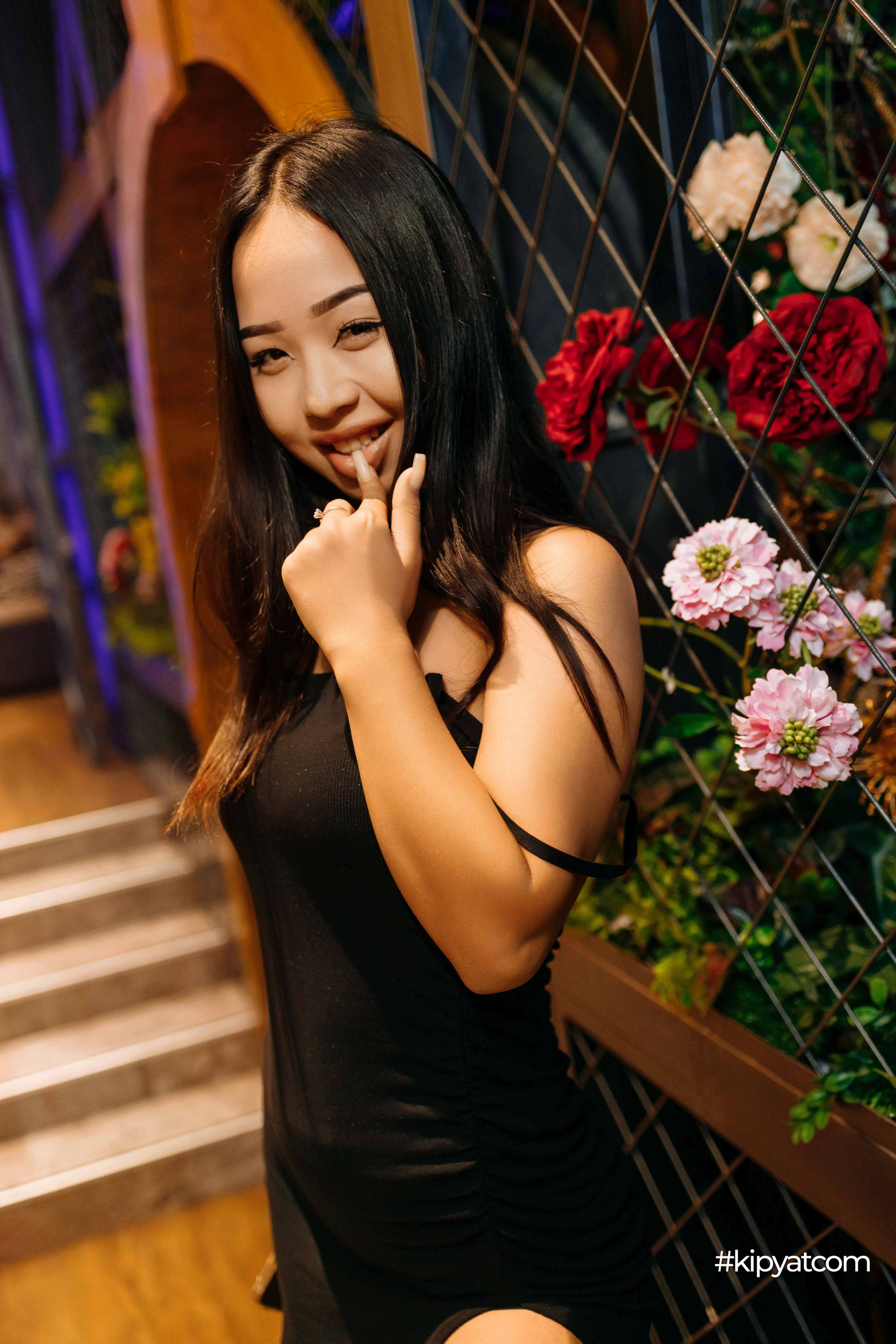 The Queen Prive. Кипятком Шымкент