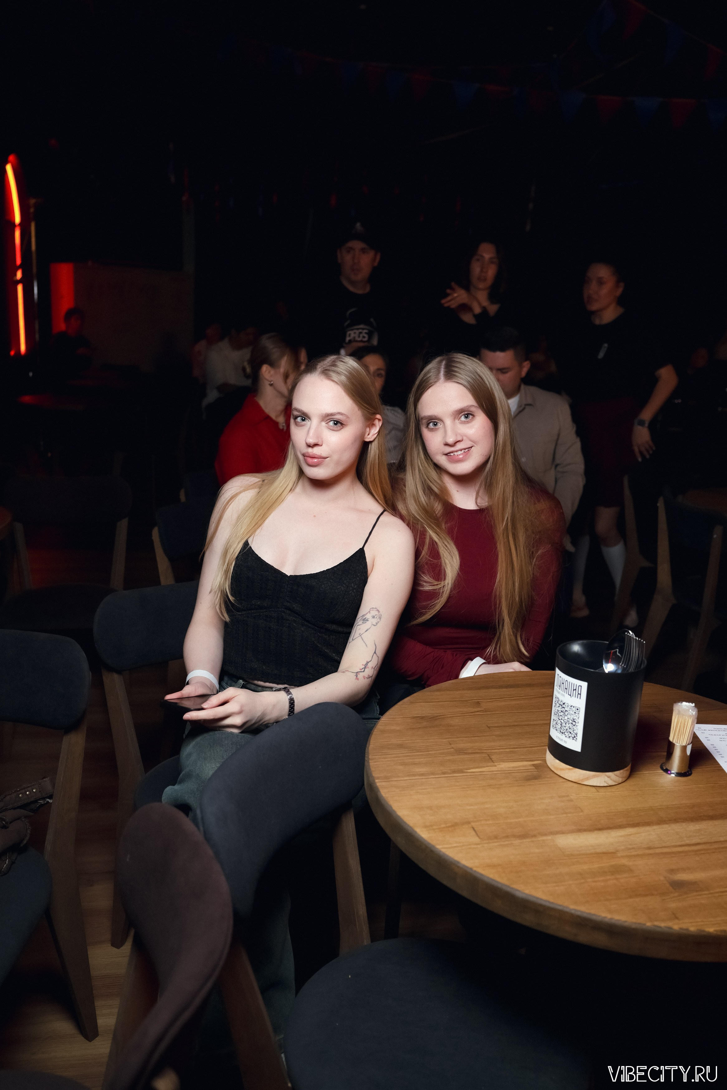 Стендап клуб Локация. VIBECITY.RU Вайб Сити Ру Фоторепортажи Фотоотчеты Калининград