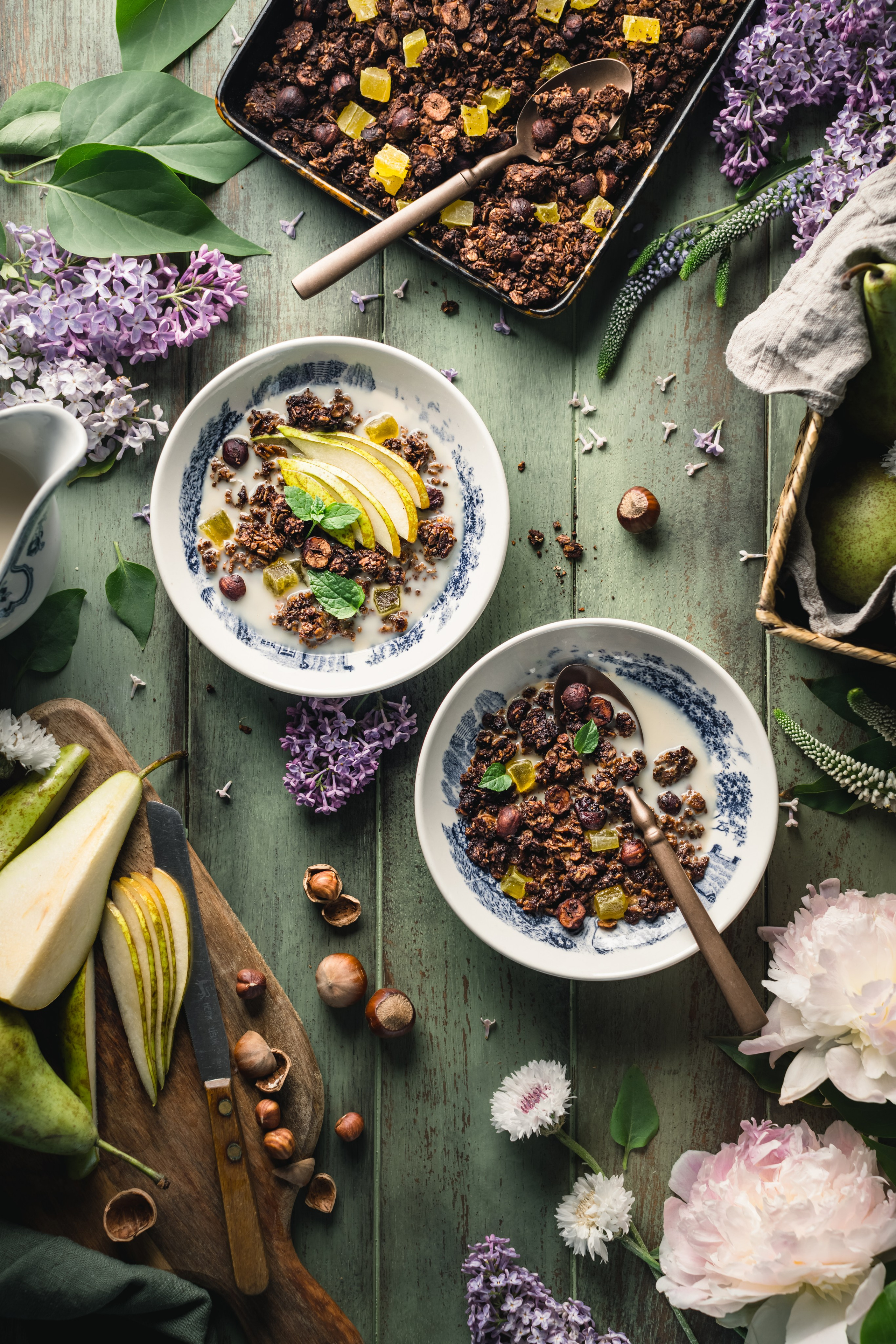 Завтрак с гранолой. Foodie Stories (гастрономические истории) рекламная фуд-фотосъёмка, Москва