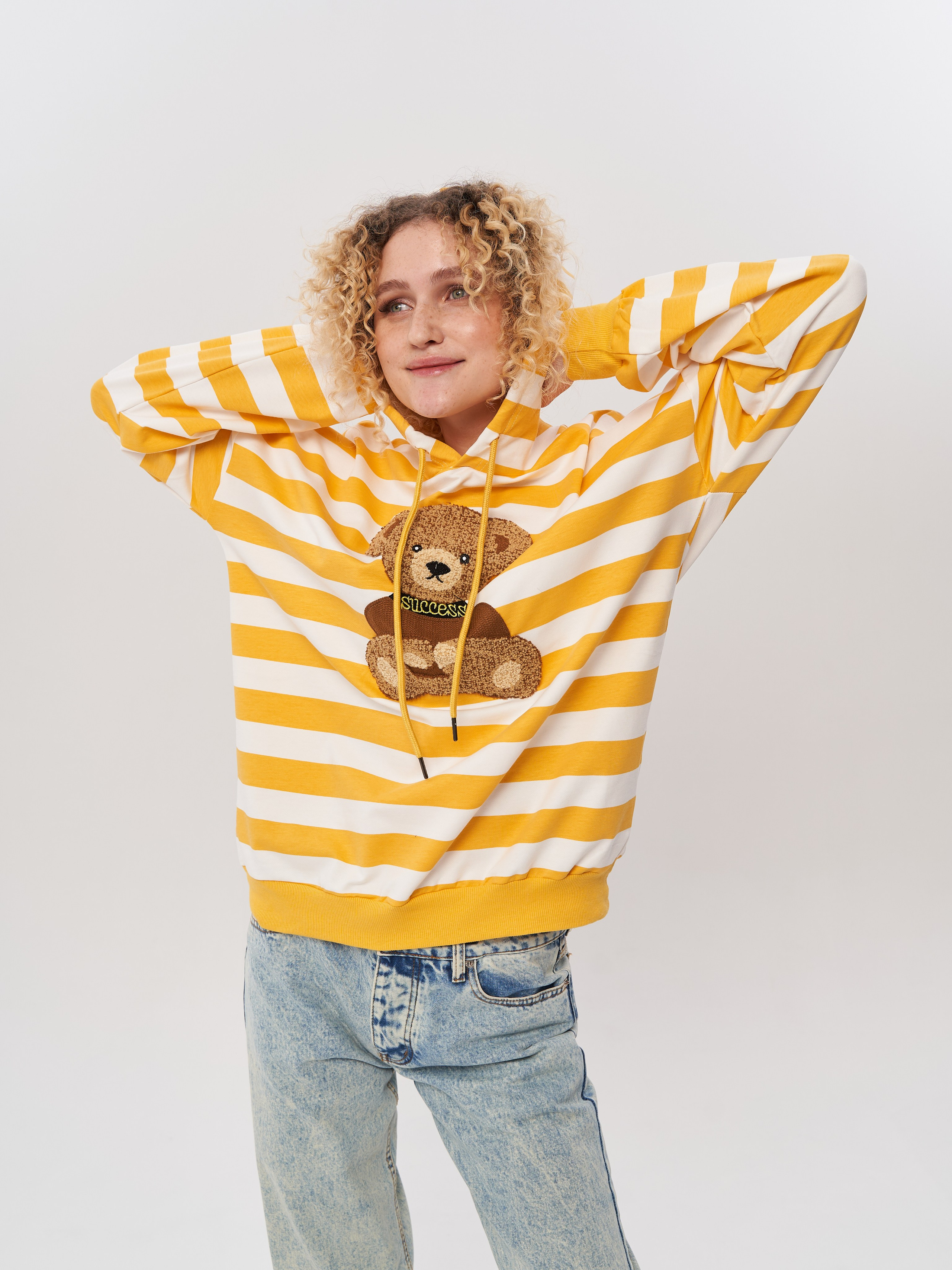 Худи. Фотограф для маркетплейсов в Москве